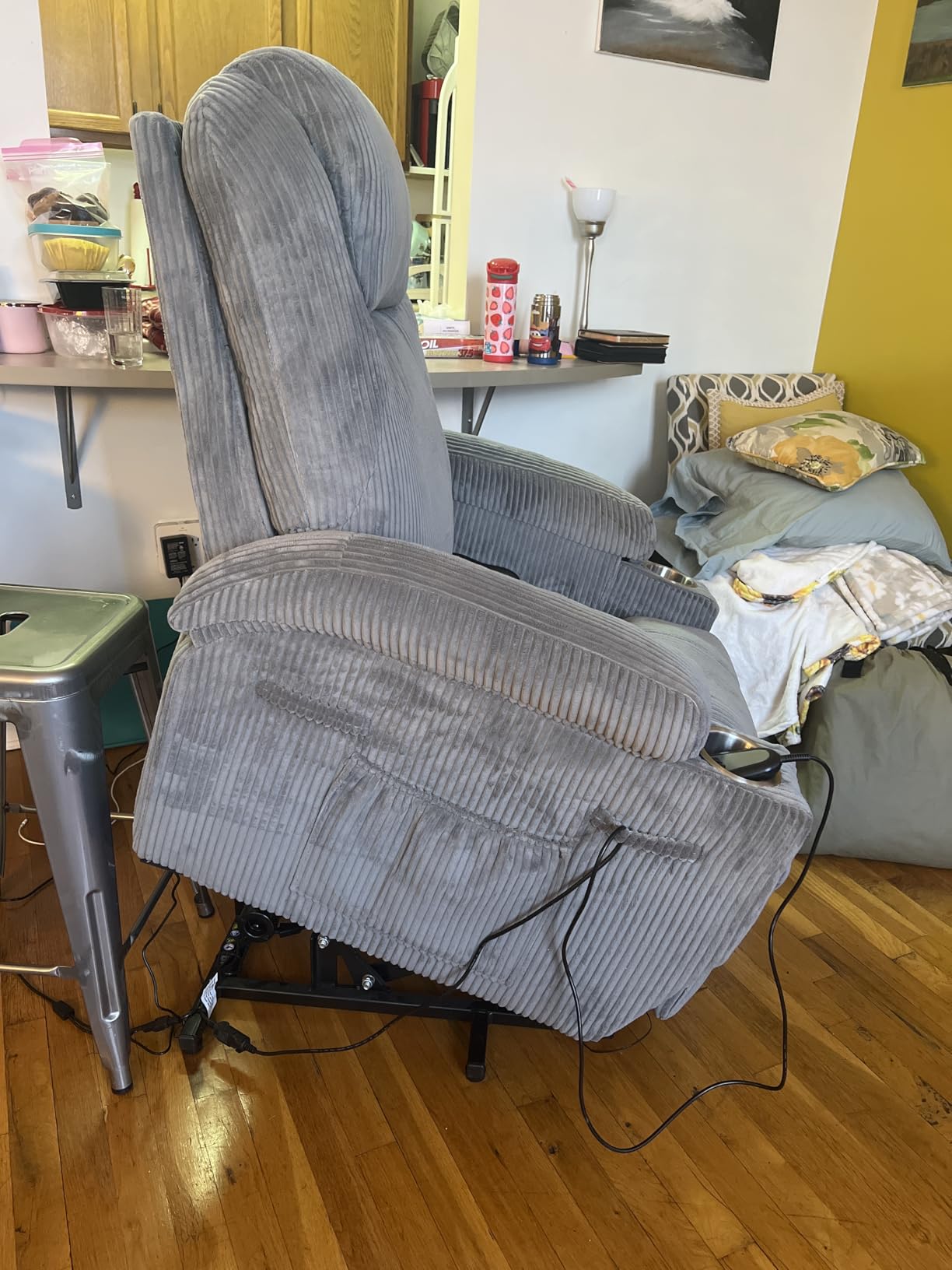 Flamaker Power Lift Recliner Chair Electric Lift Recliner for Elderly Power Lift Recliner Chair with Cup Holders Side Pockets for Living Room (Leathaire, Light Black) customer photo 1