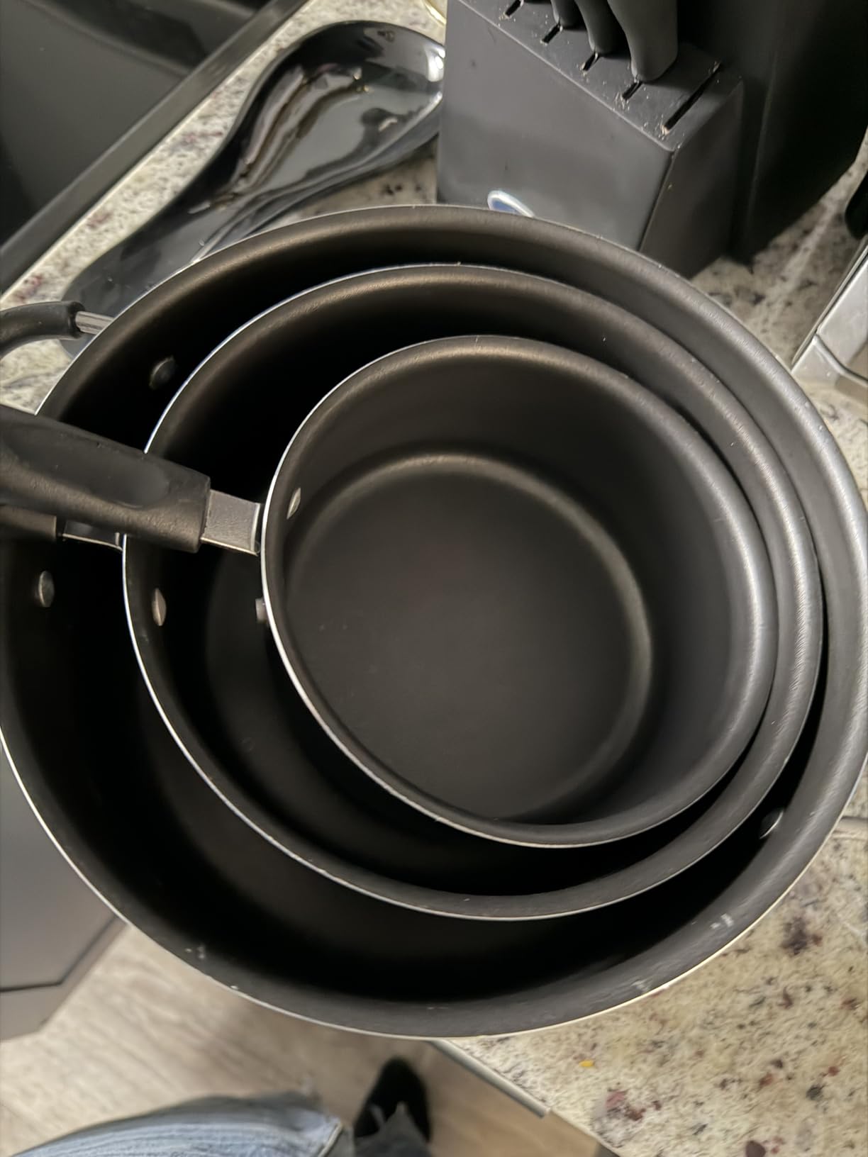 Primaware 15-Piece Non Stick Cookware Set with Lids and Utensils, Aluminum Nonstick Pots and Pans Kitchen Set (Storm) customer photo 1