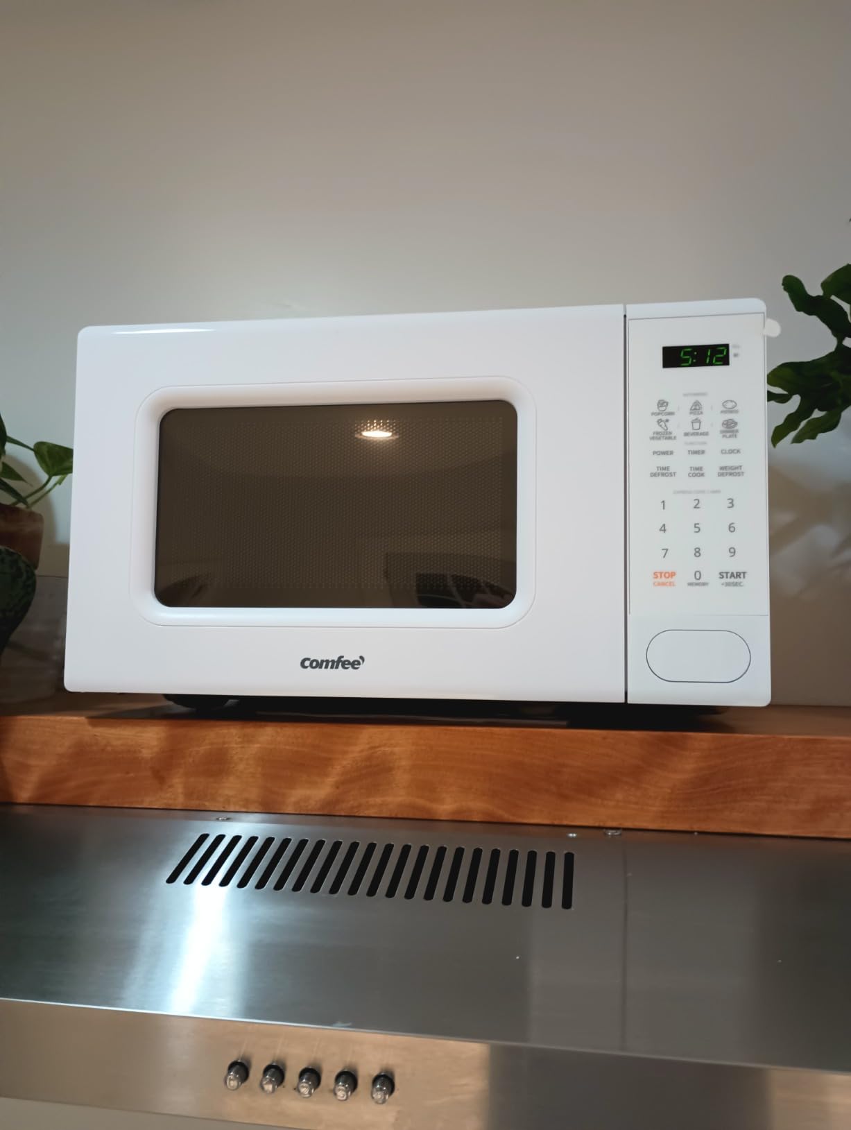 COMFEE CMO-C20M1WB Countertop Microwave Oven with 11 power levels, Fast Multi-stage Cooking, Turntable Reset Function, Speedy Cooking, Weight/Time Defrost, Memory function, Children Lock, 700W customer photo 1