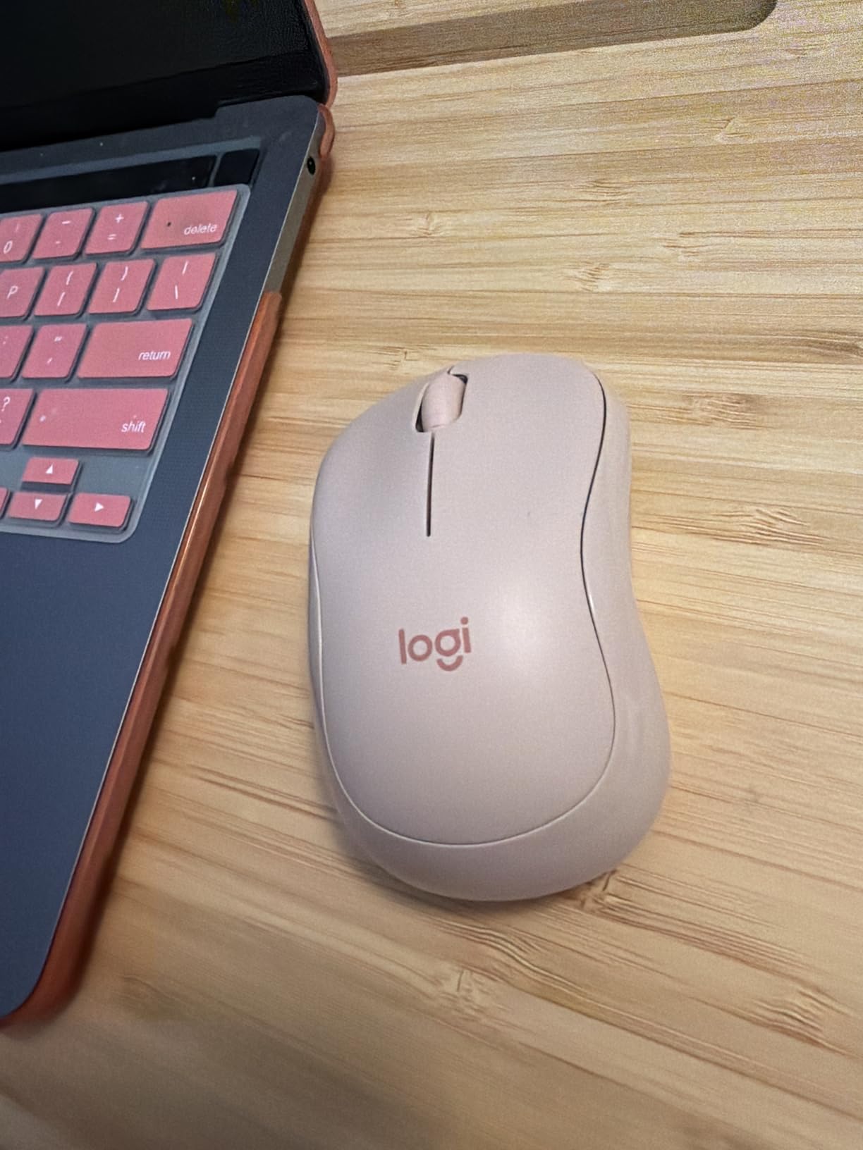 Logitech M240 Silent Bluetooth Mouse, Wireless, Compact, Portable, Smooth Tracking, 18-Month Battery, for Windows, macOS, ChromeOS, Compatible with PC, Mac, Laptop, Tablets - Graphite customer photo 2