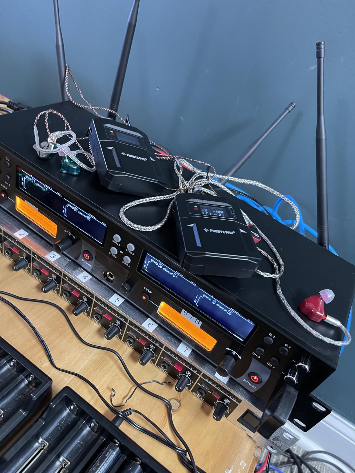 Phenyx Pro Quad-Channel Wireless in Ear Monitor System, Mono IEM System w/ 4 Bodypacks, 4x25 UHF Frequencies, Rack Mount, 164 ft Range, Wireless in Ear Monitor for Bands/Studio (PTM-33-4B) customer photo 1