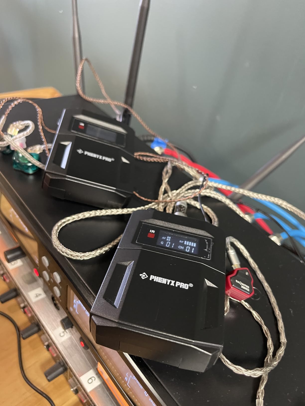 Phenyx Pro Quad-Channel Wireless in Ear Monitor System, Mono IEM System w/ 4 Bodypacks, 4x25 UHF Frequencies, Rack Mount, 164 ft Range, Wireless in Ear Monitor for Bands/Studio (PTM-33-4B) customer photo 2