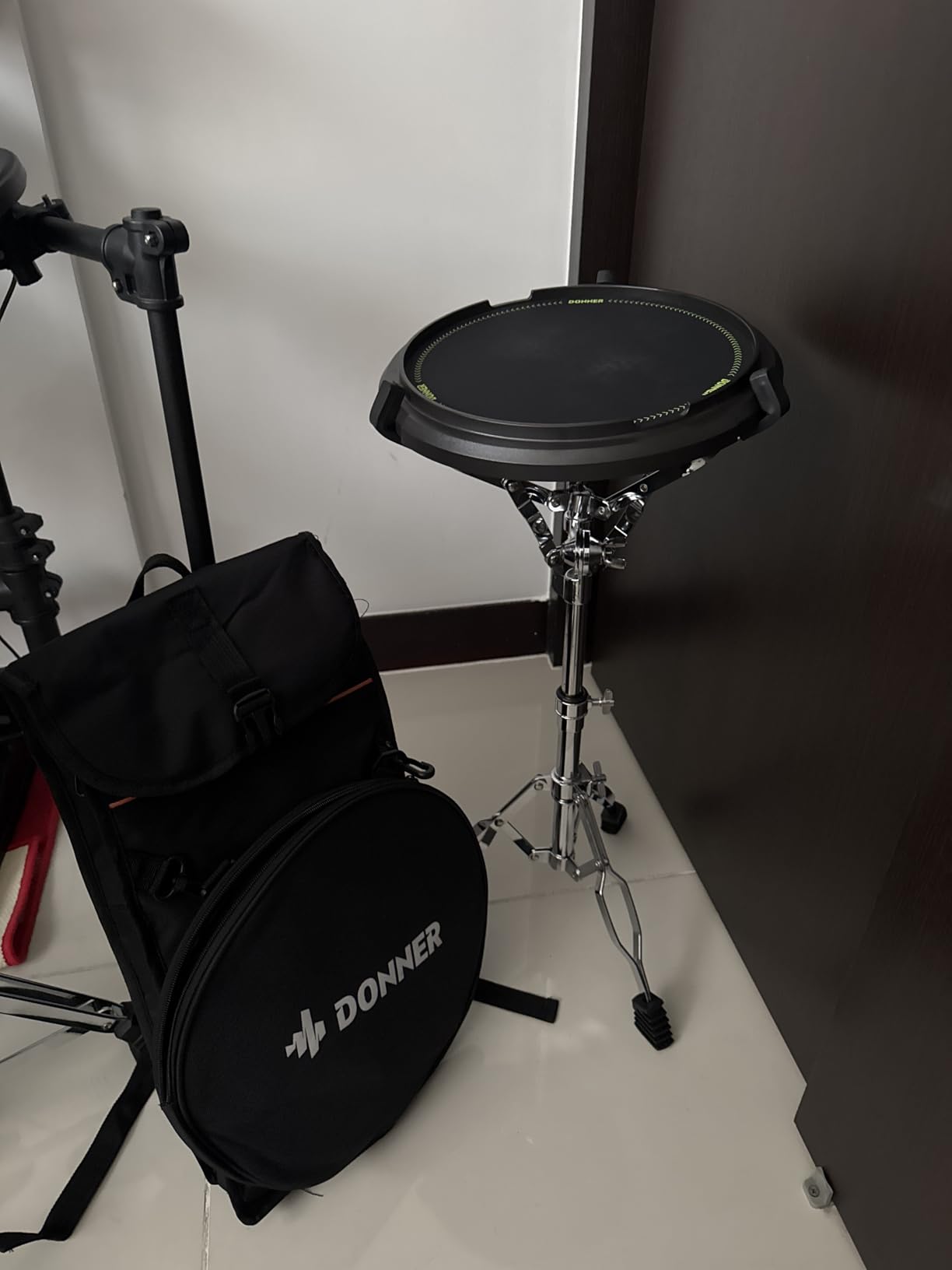 Drum Practice Pad, Donner Drummer Practice Pad - Quiet Drum Pad with Removable Snare Simulation Built-in 800 Steel Balls, Drum Sticks, 40 Standard Rudiments, 12 Inches, White customer photo 2