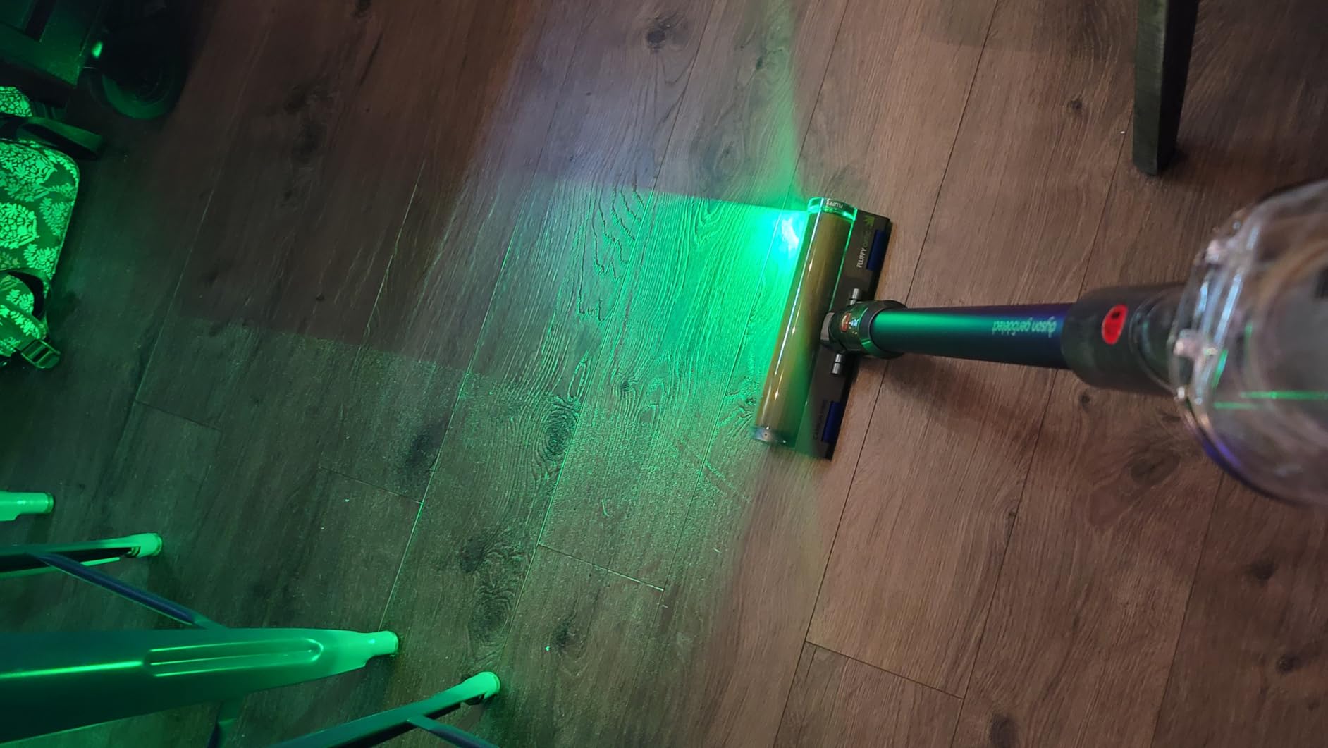 Dyson Gen5detect Cordless Vacuum, 280AW, 3 Power Modes, Up to 70 Minutes, Illumination Reveals dust, HEPA Filtration, All Floor Types customer photo 1