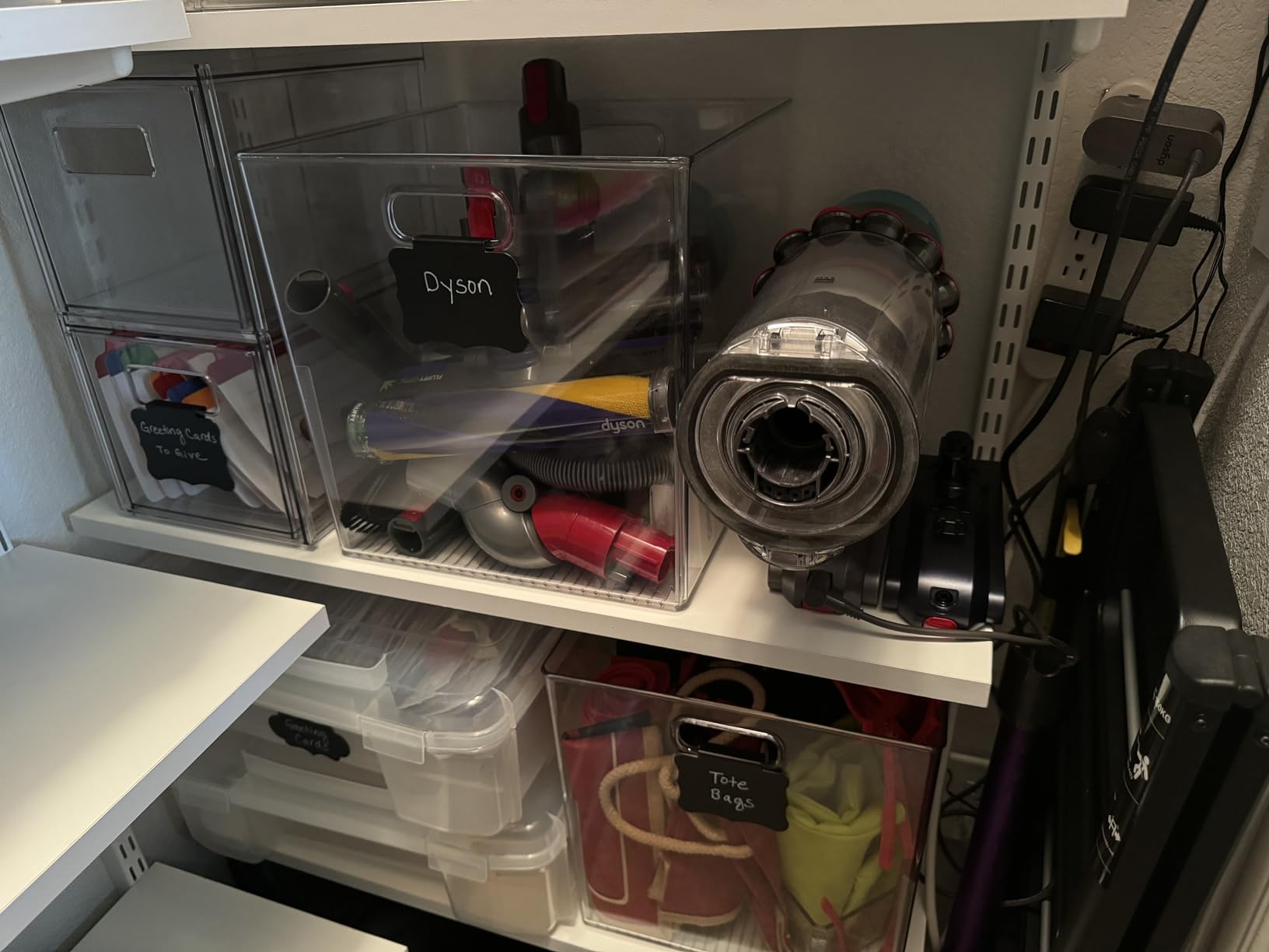 Dyson Gen5detect Cordless Vacuum, 280AW, 3 Power Modes, Up to 70 Minutes, Illumination Reveals dust, HEPA Filtration, All Floor Types customer photo 2