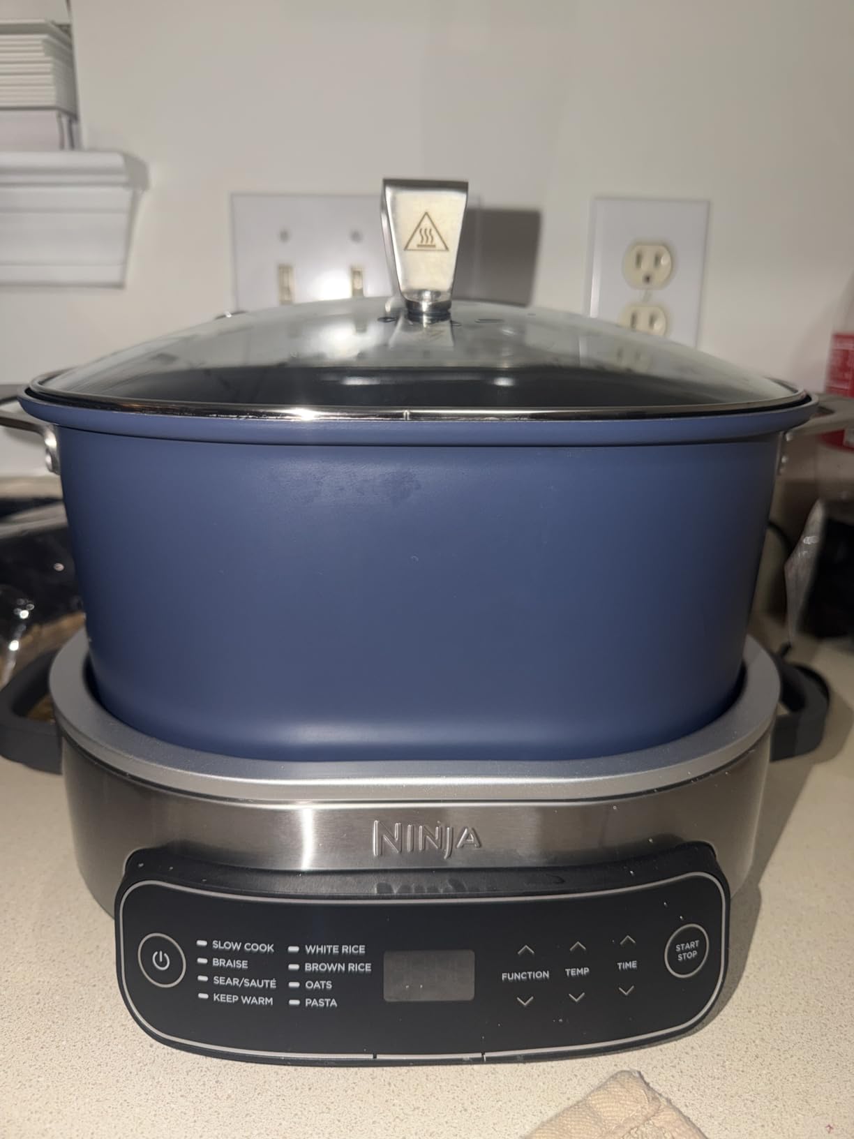 Ninja 12-in-1 PossibleCooker PLUS | 8.5-qt Sous Vide & Proof Multi-Cooker | Slow Cooker, Dutch Oven & More | Glass Lid & Integrated Spoon | Nonstick | Oven Safe Pot to 500F | Black | MC1010 customer photo 2