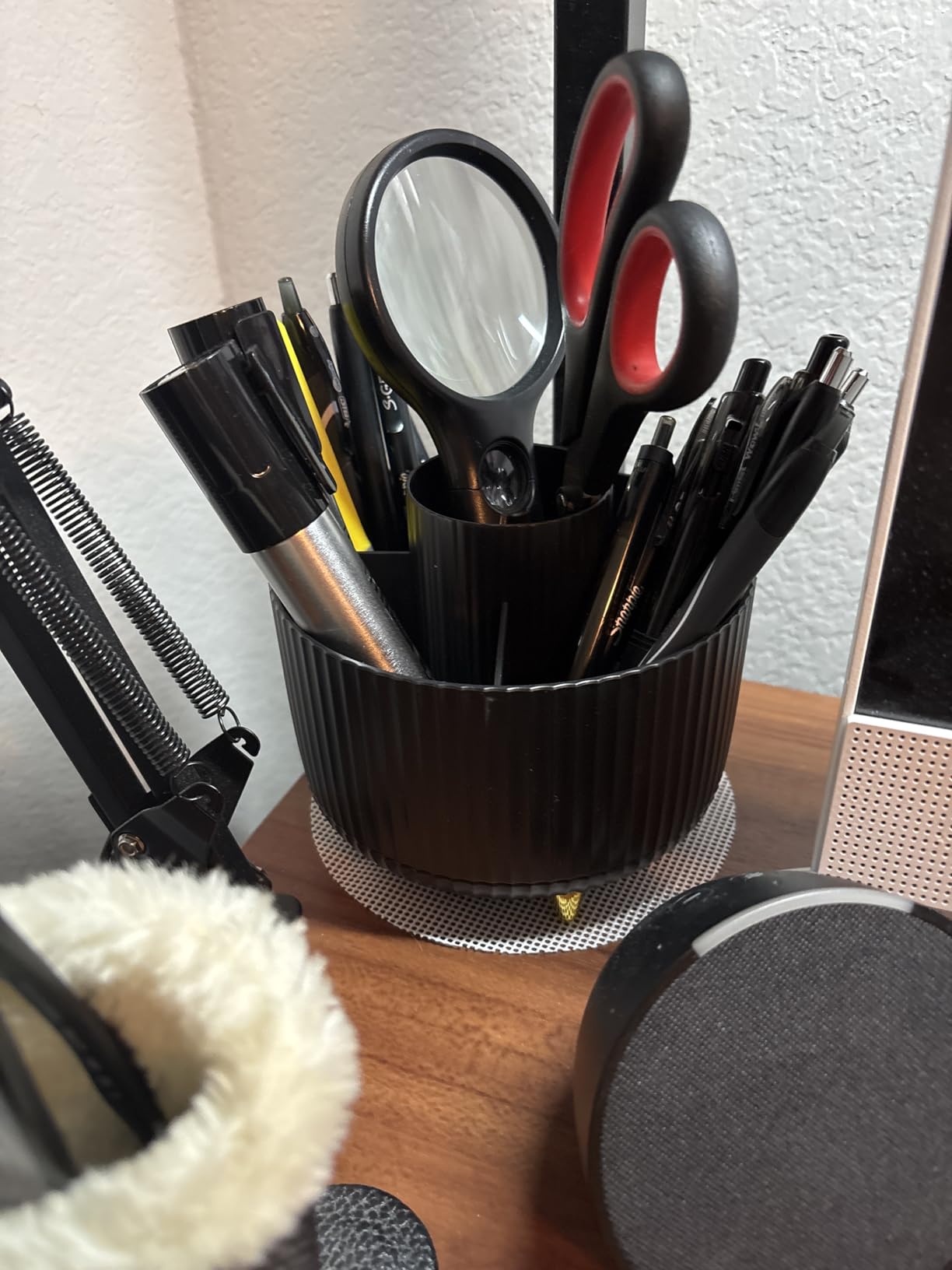 SKYDUE 360 Rotating Plastic Desk Pen Organizer with 5 Slots, Dual-Purpose Art Supply Pencil Cup for Office, School, Home customer photo 1