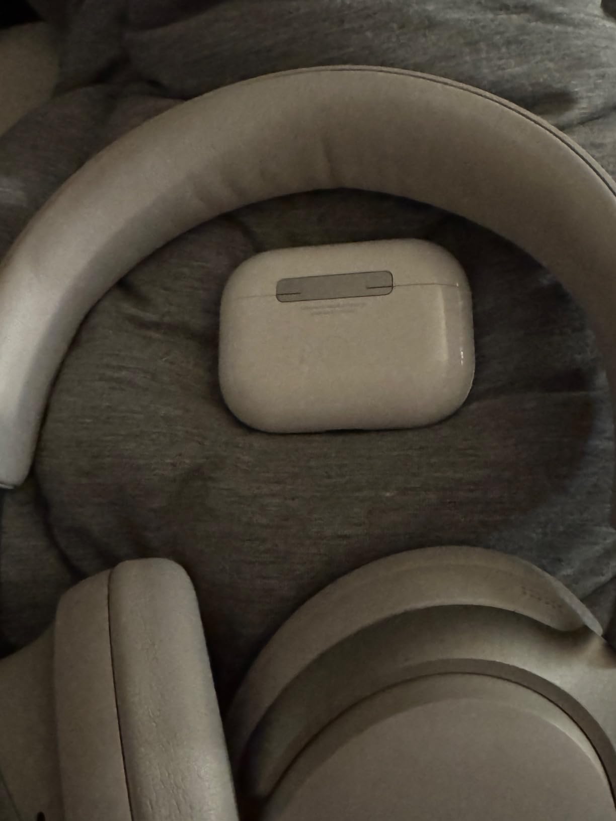 Bose QuietComfort Ultra Bluetooth Headphones, Wireless Headphones with Spatial Audio, Over Ear Noise Cancelling with Mic, Up to 24 Hours of Playtime, White Smoke customer photo 1