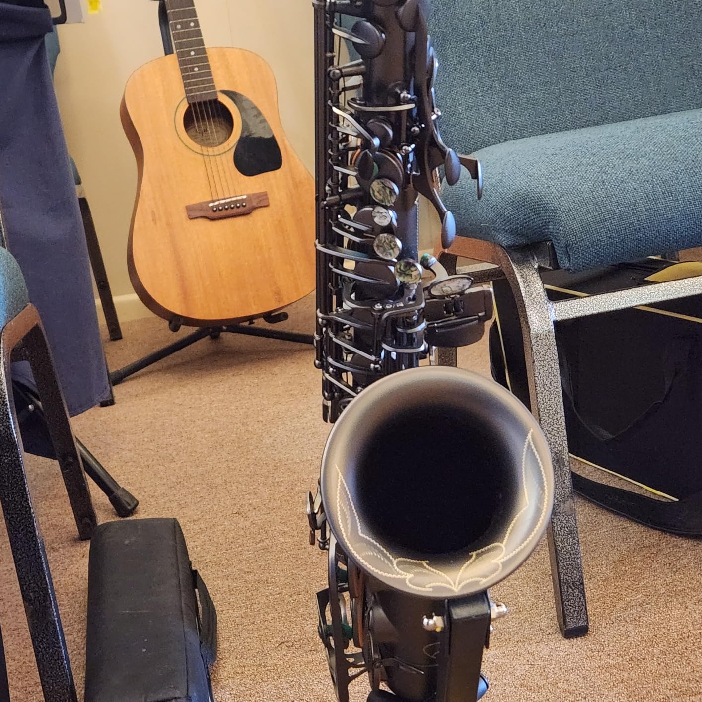 Alto Saxophone Eb Beginner Saxophone Includes Brush Canvas Suitcase, Glove, Whistle Piece, Cork Plaster, Wipe Cloth Neck Strap and Other Accessories (Gold) customer photo 2