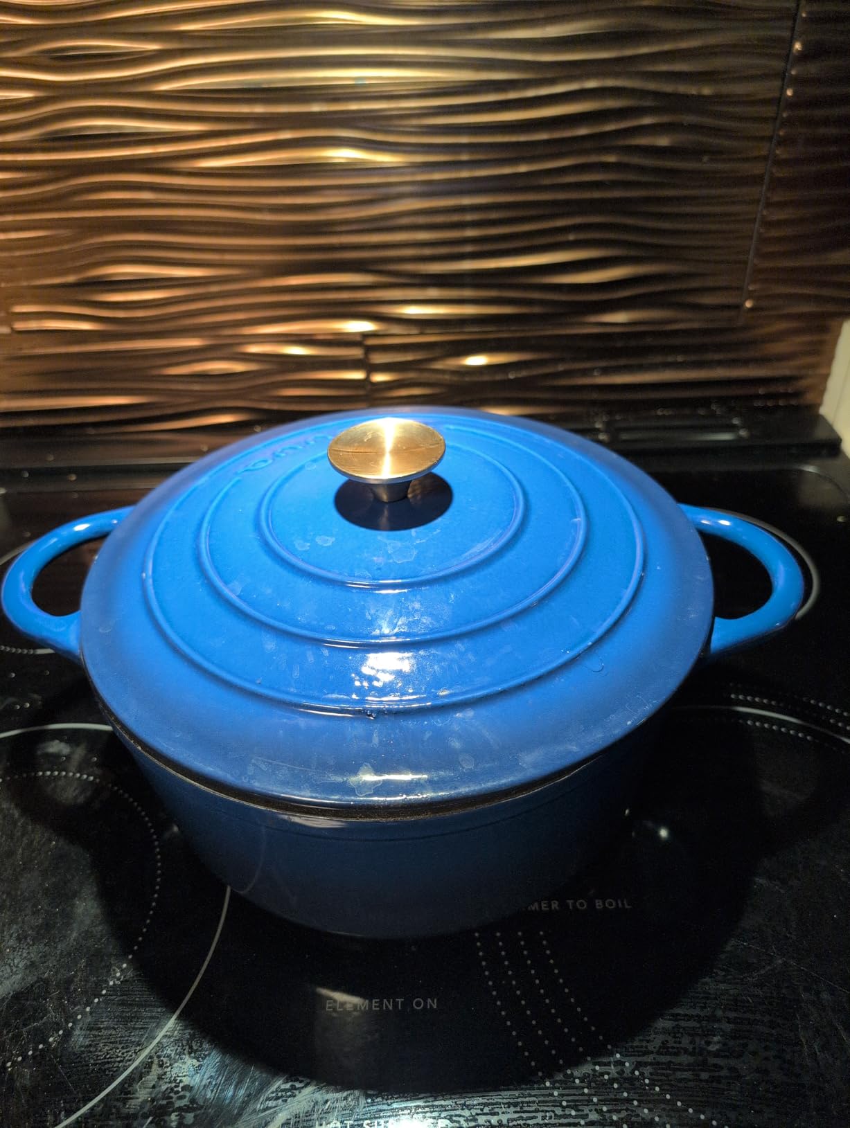 Nuovva Enamelled Cast Iron Dutch Oven Pot with Lid-6.4 Quart Non Stick Casserole Pot-Heavy Duty & Oven Safe up to 500 F for Bread Baking, Braising, Stews, Roasting - 28cm Dark Blue customer photo 1