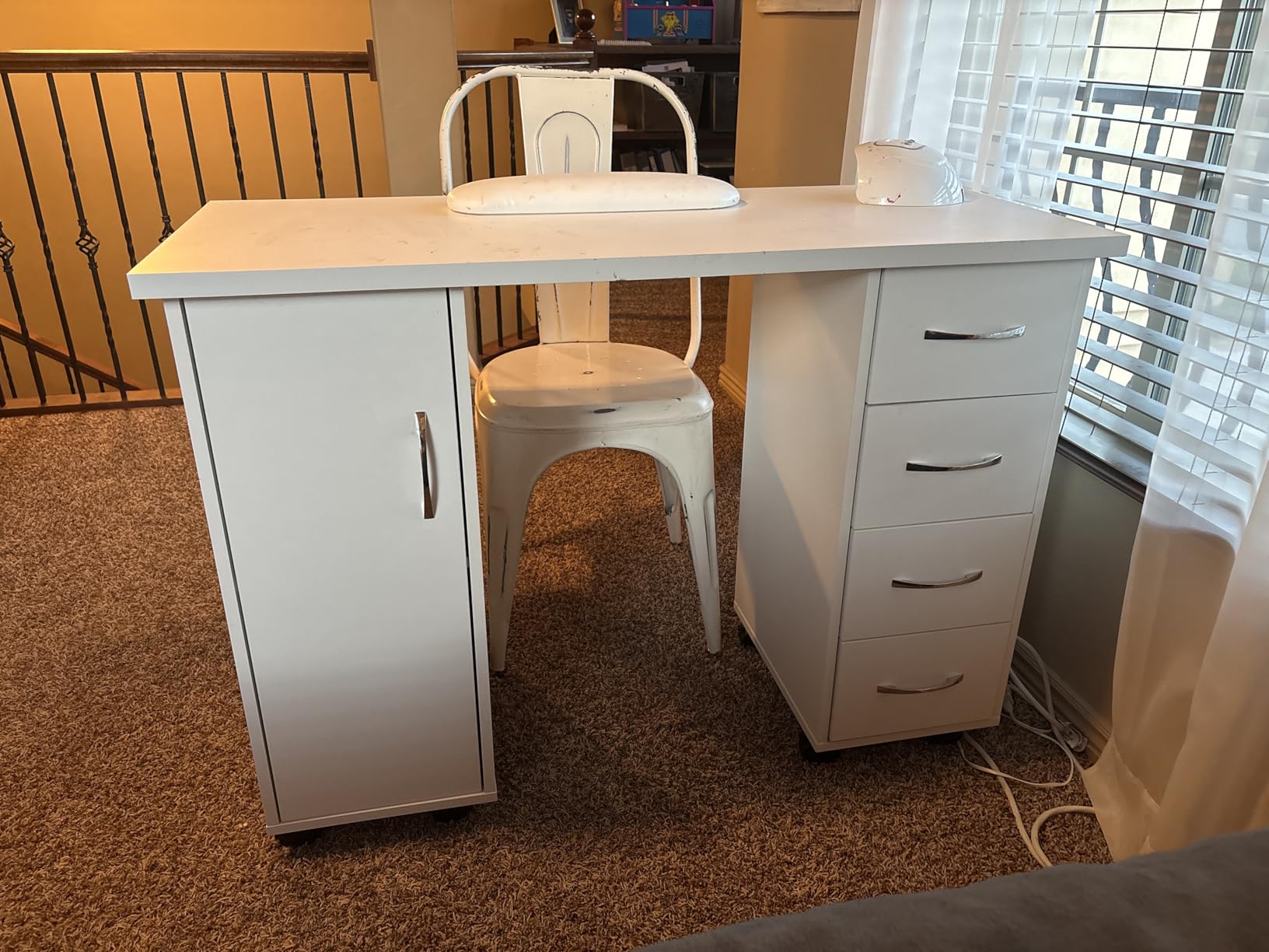 OmySalon Manicure Table Nail Desk w/Cabinet, Drawers, Wheels & Wrist Rest, Spa Salon Beauty Home Wooden Technician Workstation Nail Art Equipment for Nail Tech, White customer photo 2