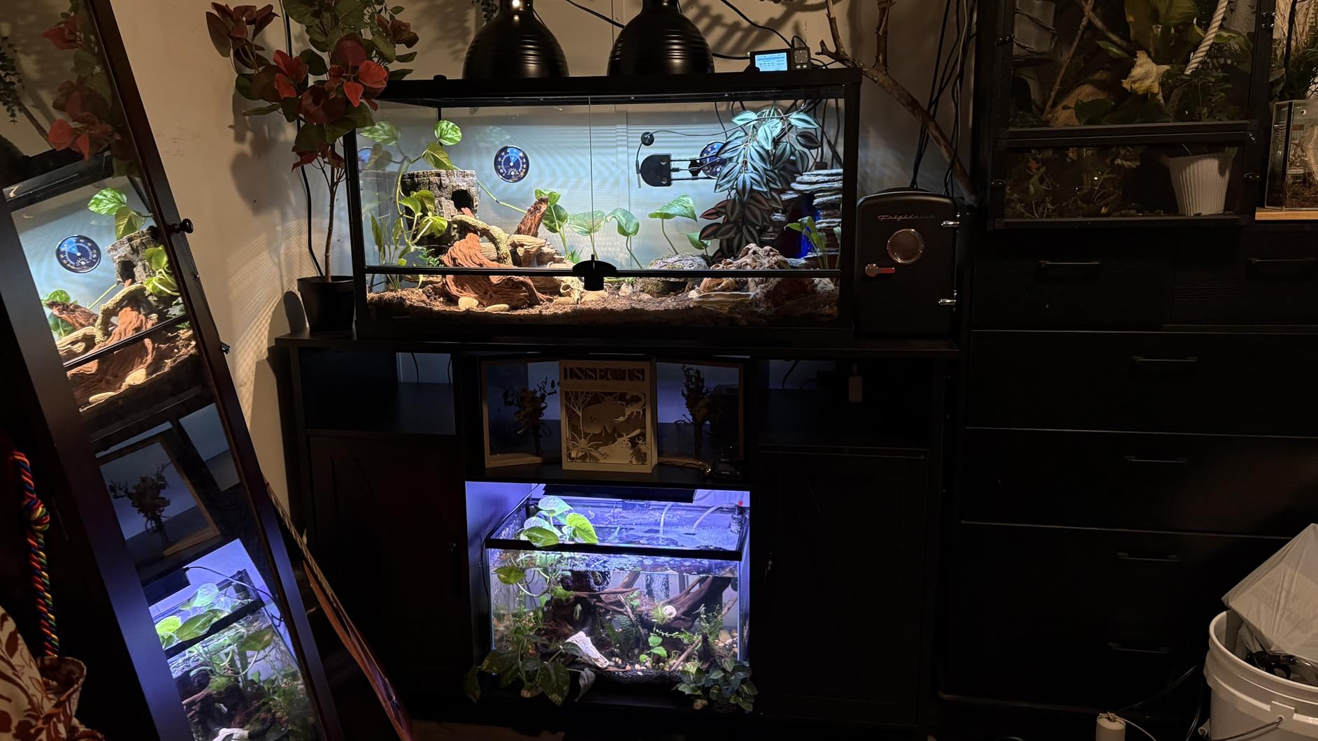 55-90 Gallon Fish Tank Stand with Power Outlets, Aquarium Stand with Cabinet, Heavy Duty Reptile Tank Turtle Terrariums Table for Fish Tank Accessories Storage, 52