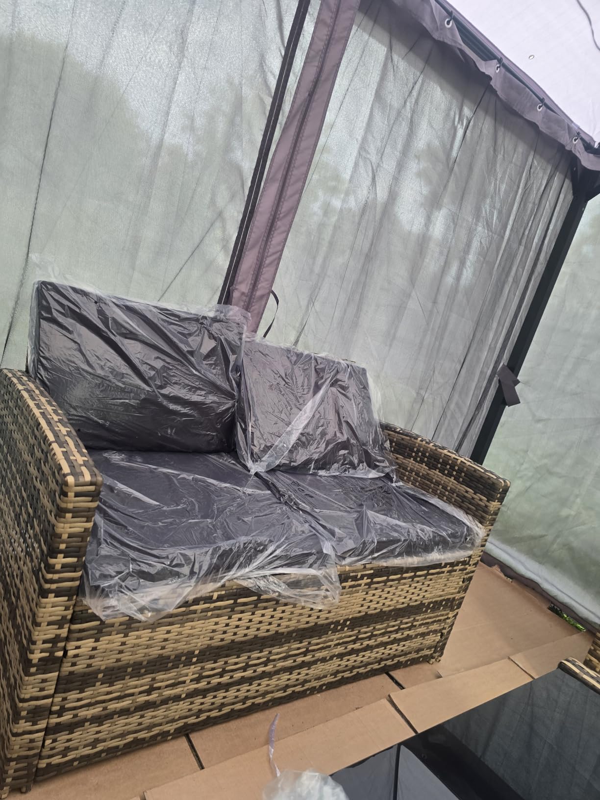 KROFEM 4-Piece Patio Furniture Set, Wicker Outdoor Rattan Sectional Sofa with Cushions and Glass Table, All-Weather Outdoor Conversation Set for Garden, Porch, Backyard, Patio, Black customer photo 2