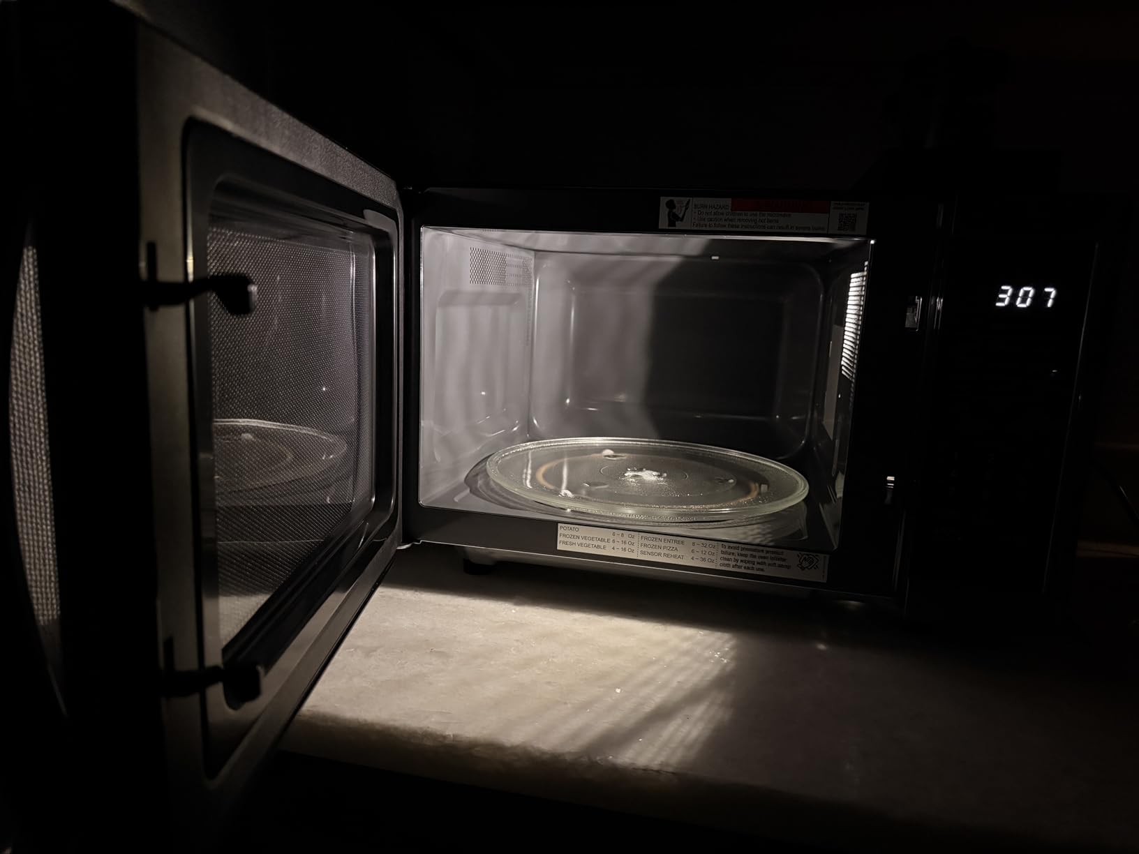 SHARP Countertop Microwave Oven with Removable 12.4