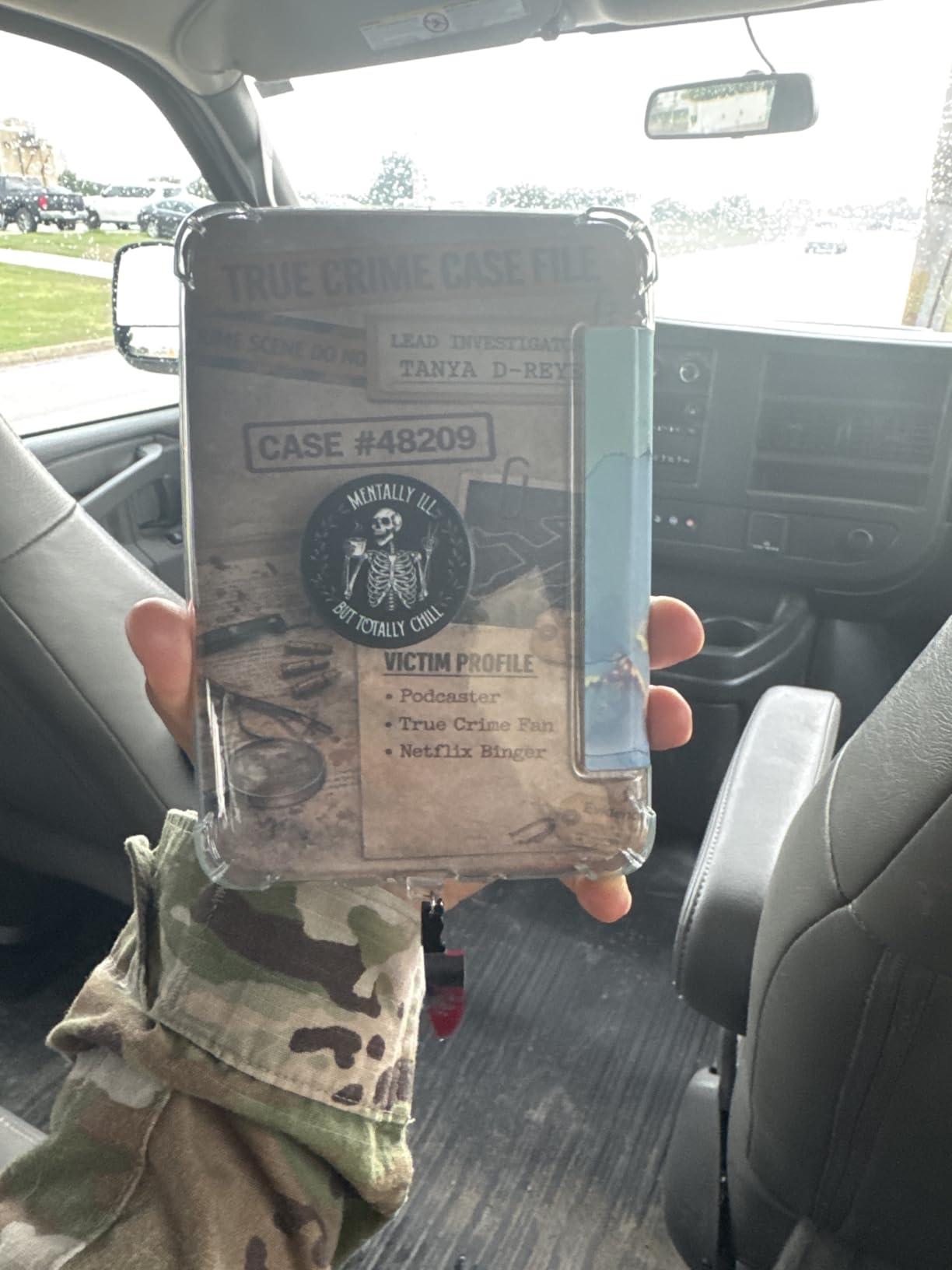 Kindle 16 GB (newest model) - Lightest and most compact Kindle, now with faster page turns, and higher contrast ratio, for an enhanced reading experience - Black customer photo 2