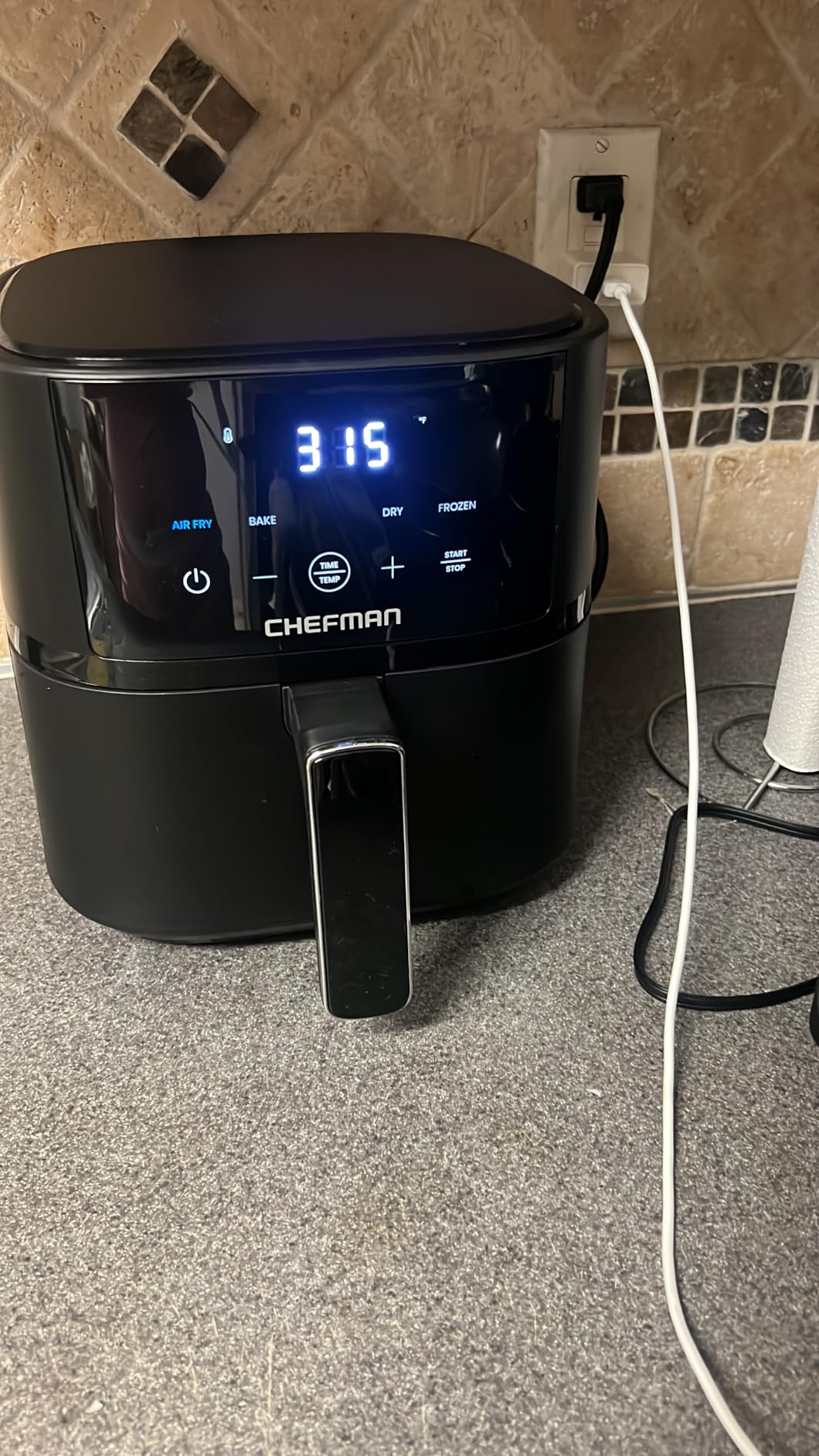 Chefman Air Fryer 4 QT Compact Airfryer with Hi-Fry Technology for Extra Crisp, Touchscreen Controls with 4 Presets customer photo 1