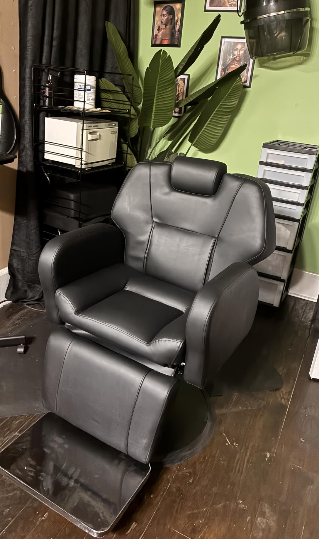 Baasha Vintage Black Reclining Barber Chair, Professional Salon Seat with Thick Padded Cushion and Removable Headrest, Ideal for Braiding and Styling Services customer photo 1