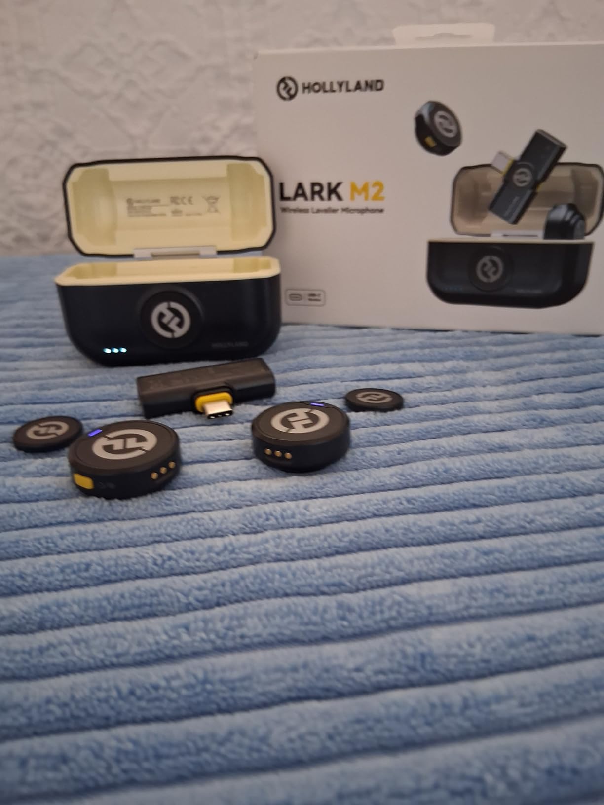 Hollyland Lark M2 Wireless Microphone for iPhone15/16/17&Android, USB C Mini Lapel Microphone Wireless, 1000ft Range, Hi-Fi Audio, Noise Cancellation, 30H Battery for Video Recording, Streaming customer photo 2