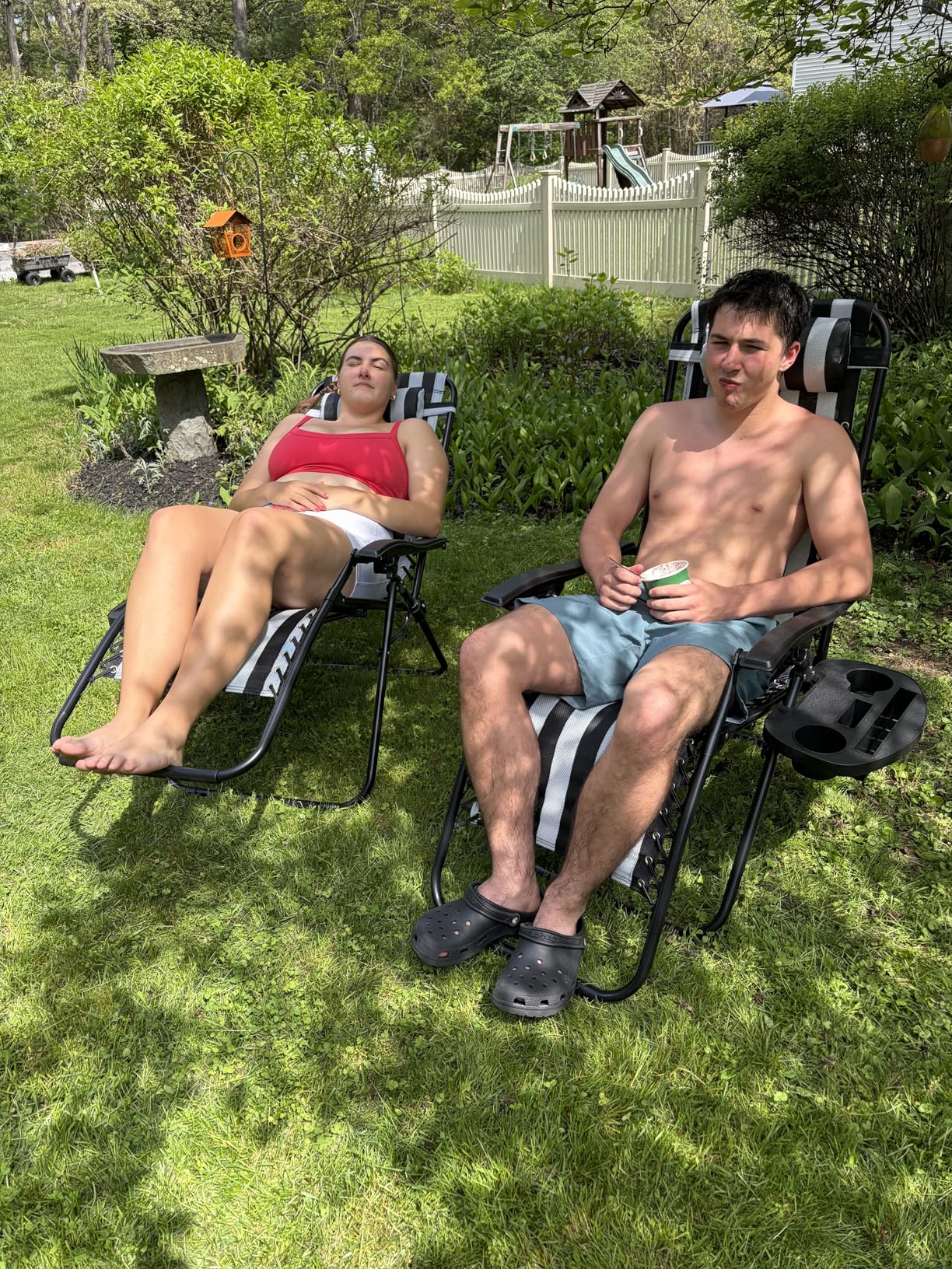 Nazhura Set of 2 Relaxing Recliners Patio Chairs Adjustable Steel Mesh Zero Gravity Lounge Chair Beach Chairs with Pillow and Cup Holder, Grey customer photo 2