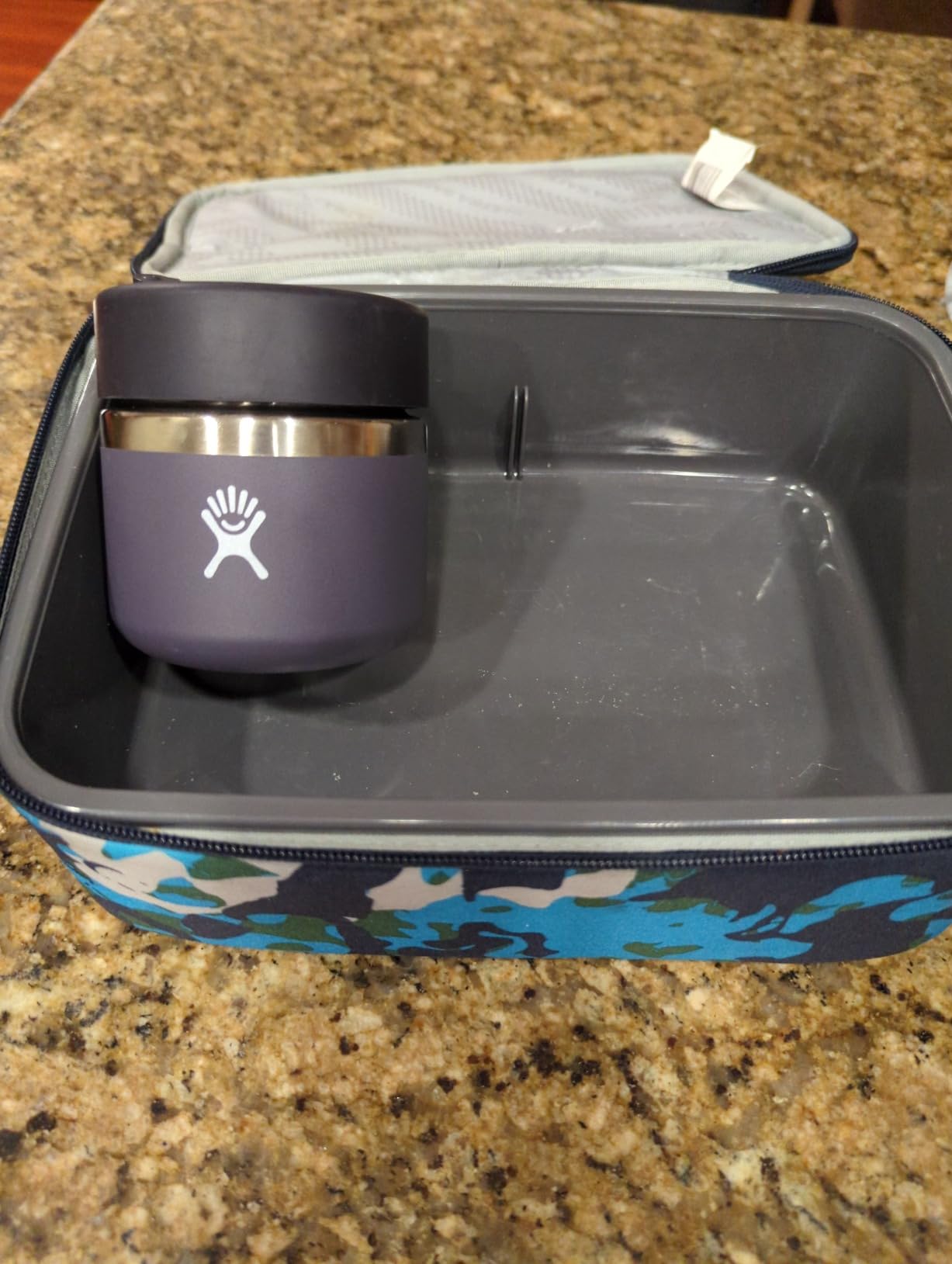 Hydro Flask 20 Oz Food Jar - Insulated Stainless Steel Snack Container (Black) customer photo 2