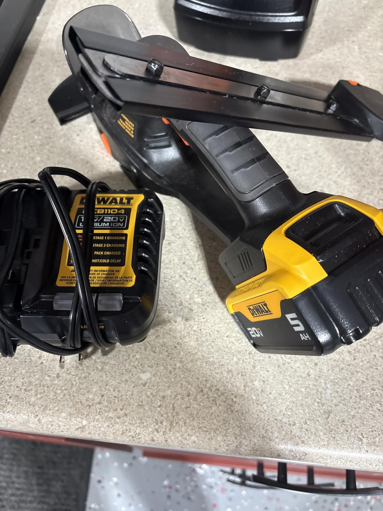 20V MAX 5 Ah Lithium-Ion Battery and Charger Starter Kit (DCB205C) customer photo 1