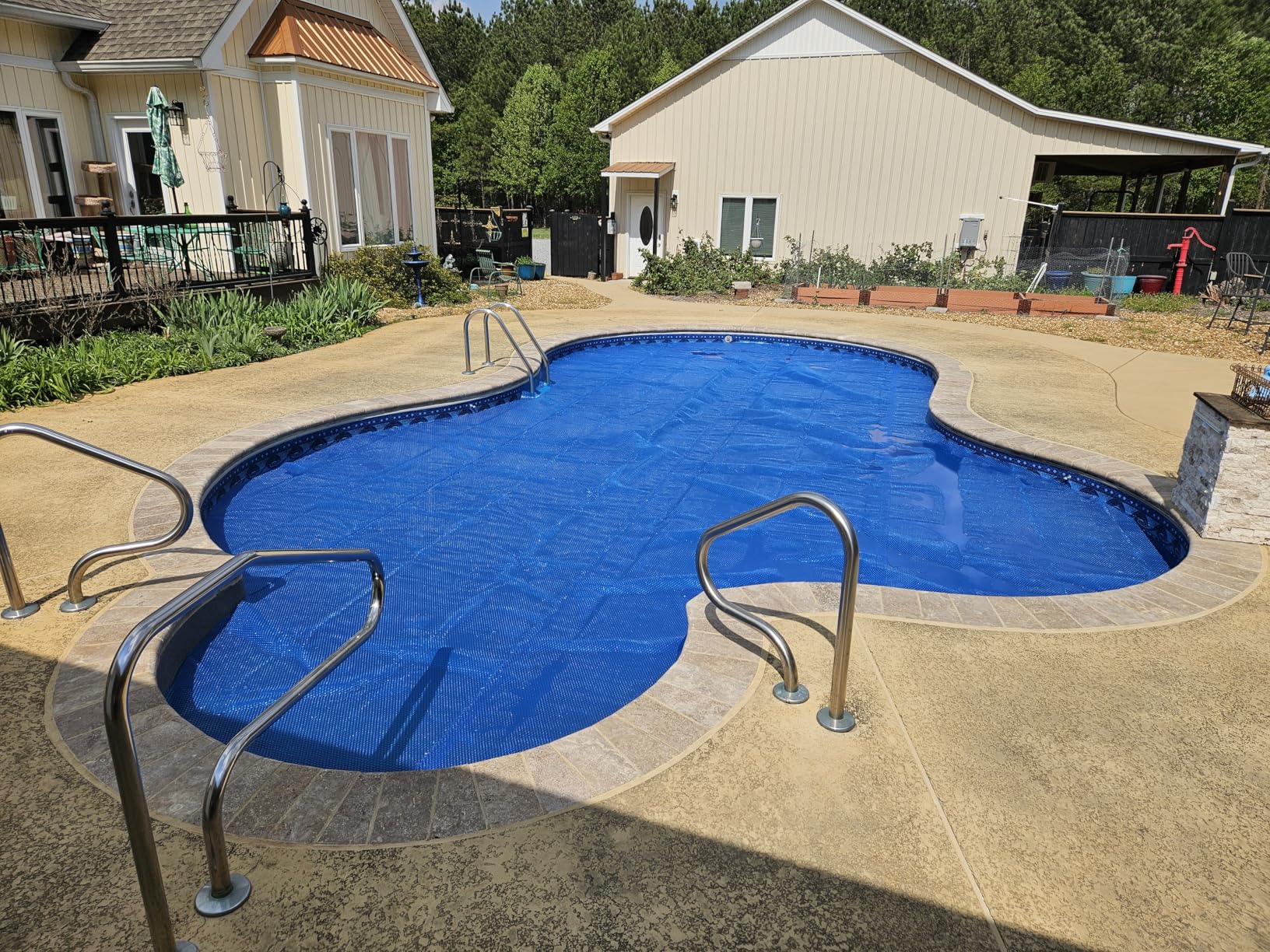 VINGLI 12Mil Solar Pool Cover, Rectangle Solar Blanket-Heavy Duty Solar Pool Cover for Above Ground Pool-Pool Solar Cover for Inground Pool (Blue, 18' Round) customer photo 1