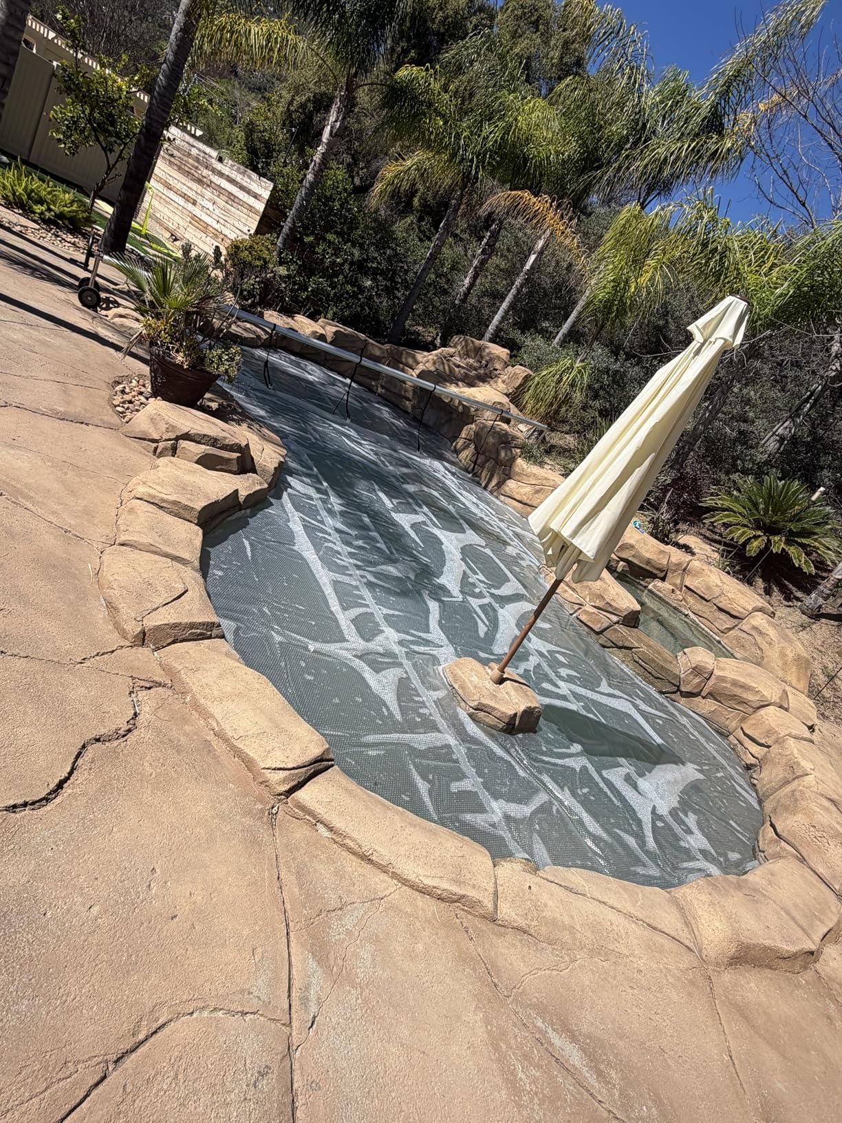 VINGLI 12Mil Solar Pool Cover, Rectangle Solar Blanket-Heavy Duty Solar Pool Cover for Above Ground Pool-Pool Solar Cover for Inground Pool (Blue, 18' Round) customer photo 2