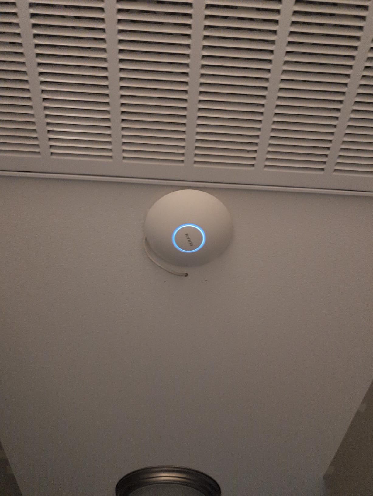 Tenda WiFi 6 AX3000 Wireless Access Point | Ceiling Mount Access Point for Business/Home | DC/PoE+ Powered | Covers Up to 4000 sq. Ft | OFDMA for 80 Devices | MU-MIMO | WPA3 | Seamless Roaming (i27) customer photo 1