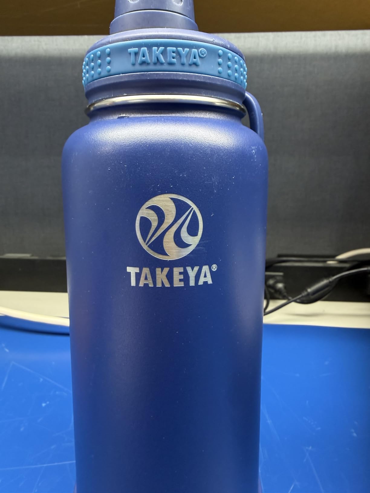Takeya Actives Water Bottle with Spout Lid - Double Stainless Steel Insulation - Dishwasher Safe & BPA-Free - Spout Lid & Removable Bumper - 32 oz, Mystic Blue customer photo 2