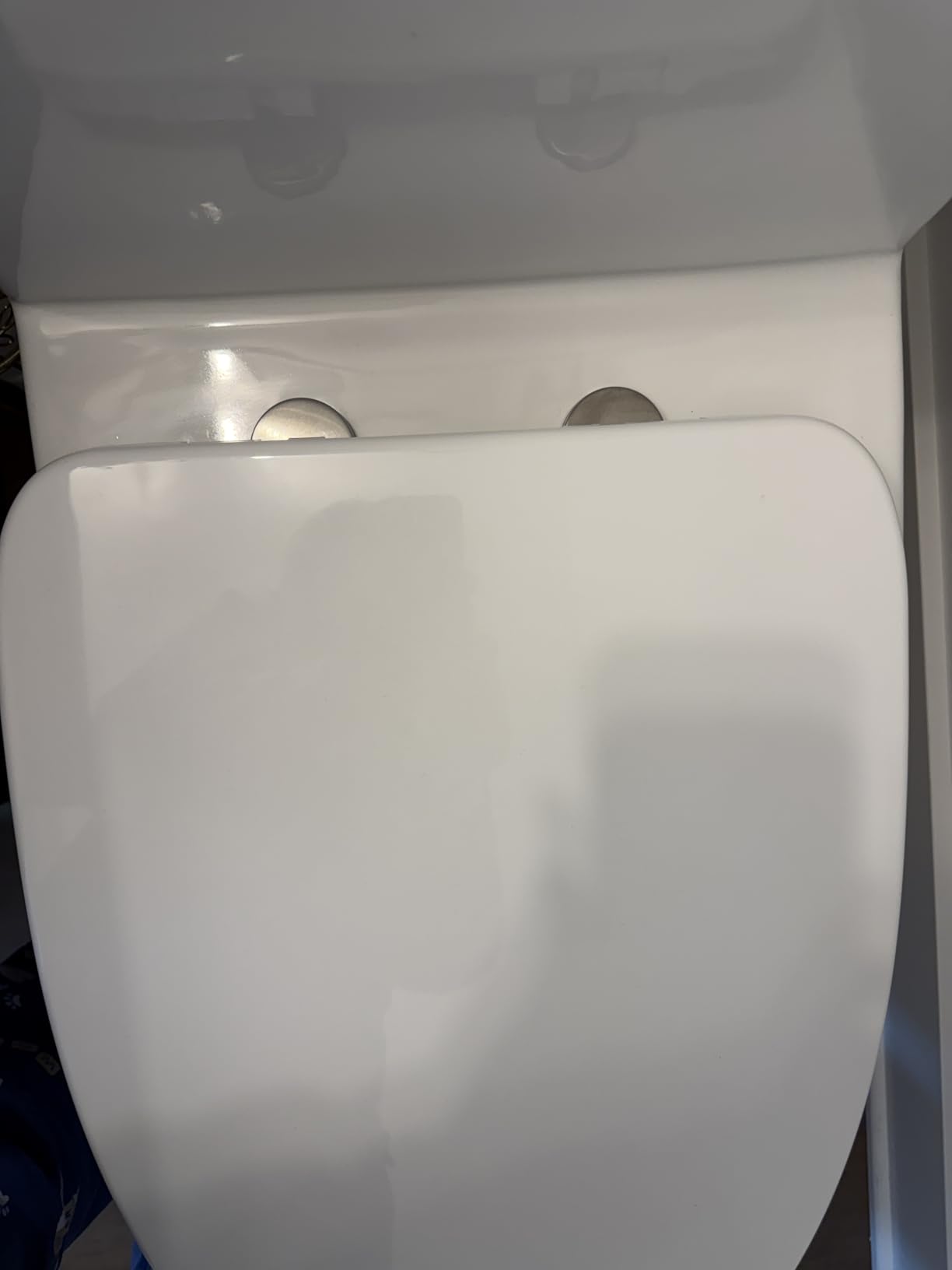 WOODBRIDGEE One Piece Toilet with Soft Closing Seat, Chair Height, 1.28 GPF Dual, Water Sensed, 1000 Gram MaP Flushing Score Toilet with Matte Black, White, B0940-F-MB customer photo 2