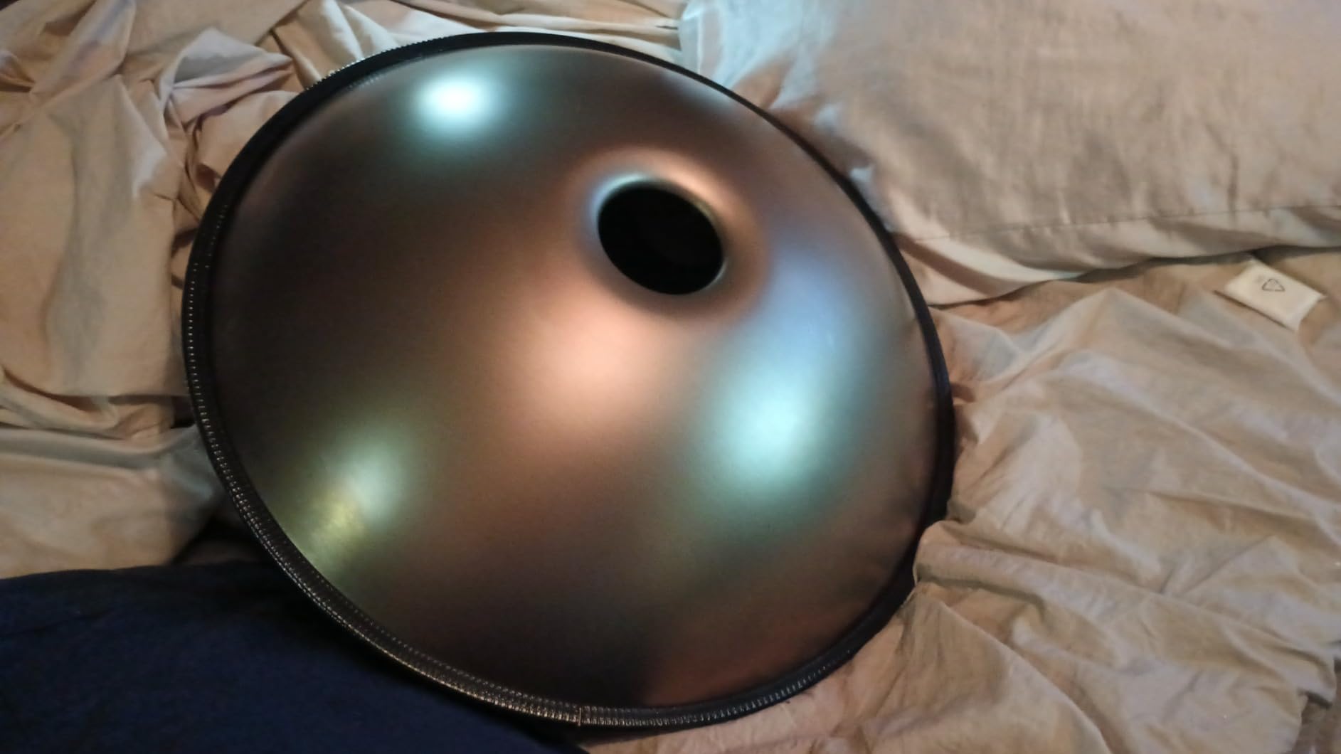 GLADFRESIT handpan 18-inch 9-Note 440Hz G Minor (Mini Gold) - Includes Stand,handpan Bag, 2 Beaters & Dust Cloth customer photo 1