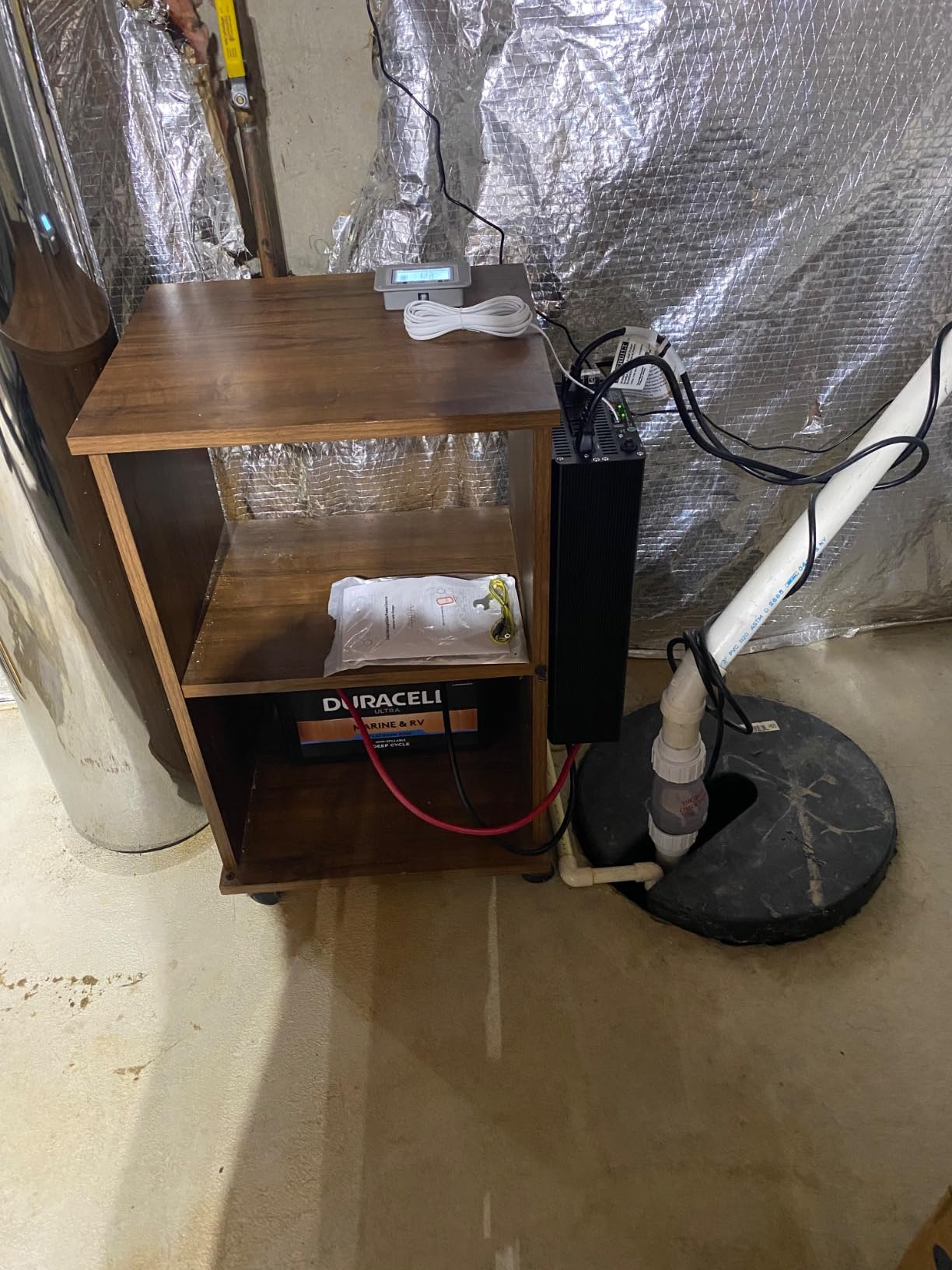 2000 Watt sump pump backup battery system, automatic switchover to battery inverter power, professional backup system in case of power failure, pure sine wave output Remote controller with LCD screen customer photo 2