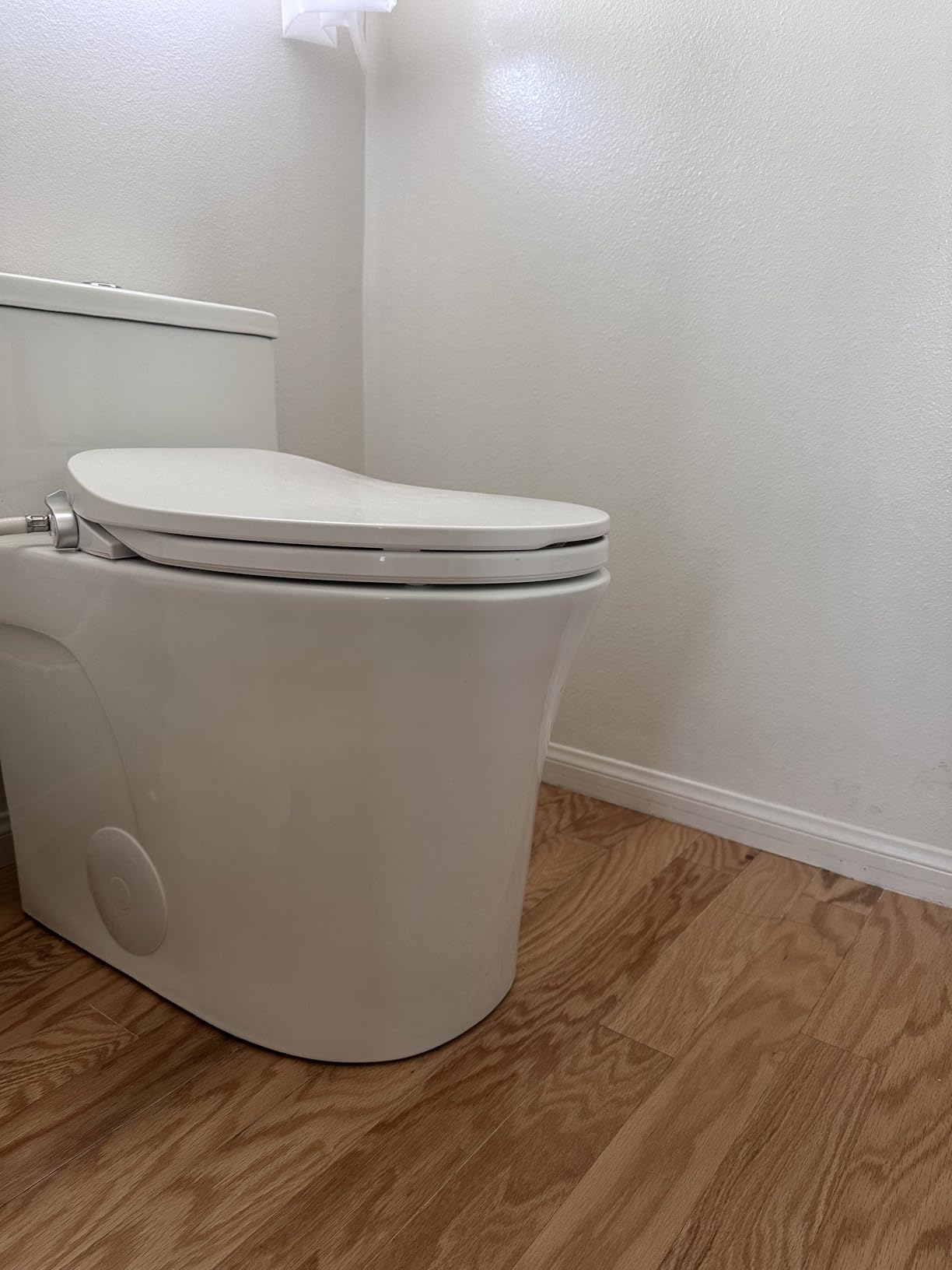 HOROW T0338W One Piece Toilet with Non-Electric Bidet Toilet Seat, Elongated ADA Chair Height Toilets with Adjustable Nozzles Seat, Powerful Dual Flush & Soft Closing Seat Include, White customer photo 1