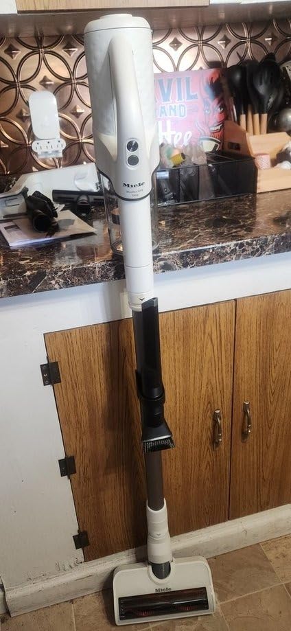 Miele Duoflex Extra Cordless Bagless Stick Vacuum Cleaner, Brilliant White / Space Grey customer photo 2