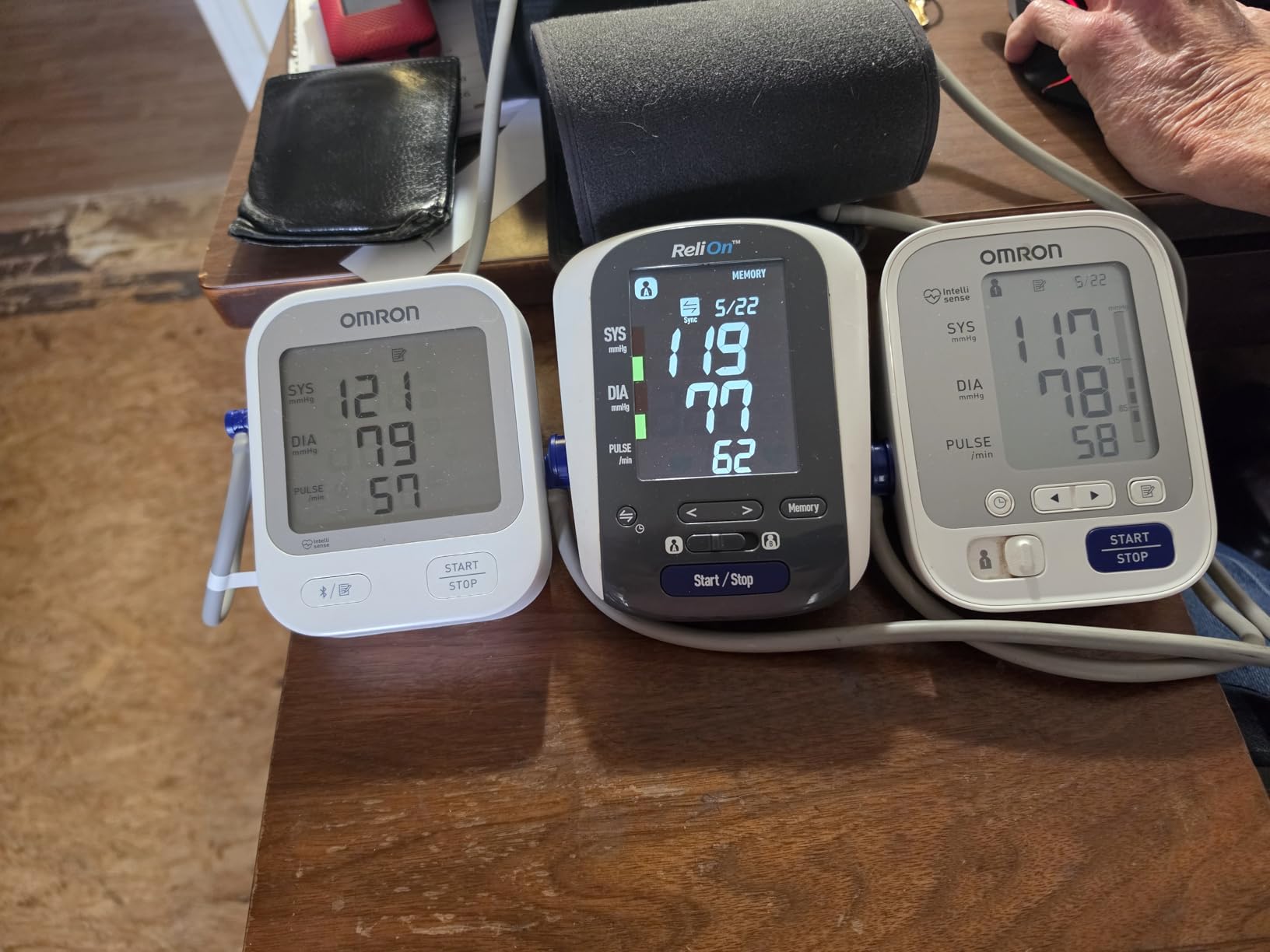 OMRON Silver Blood Pressure Monitor for Home Use & Upper Arm Blood Pressure Cuff - #1 Doctor & Pharmacist Recommended Brand - Clinically Validated - Connect App customer photo 1
