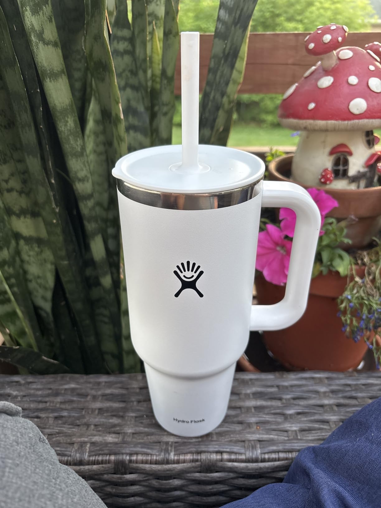 Hydro Flask 40 Oz Travel Tumbler with Handle, Lid and Straw | Insulated Stainless Steel | Surf Blue customer photo 1