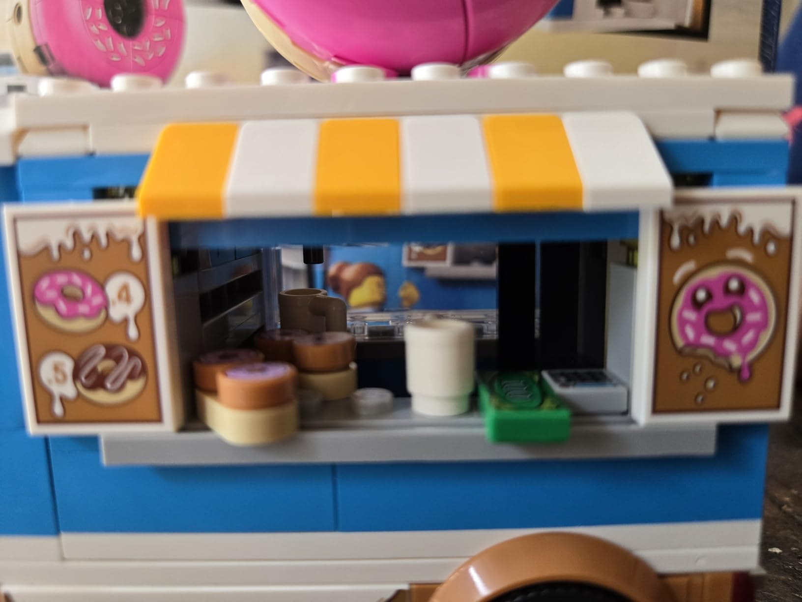 LEGO City Donut Truck Toy - Building Toy for Kids, Boys and Girls, Ages 5+ - Gift for Birthdays - Mobile Donut Stand W/ 2 Minifigures & Other Accessories - 60452 customer photo 2