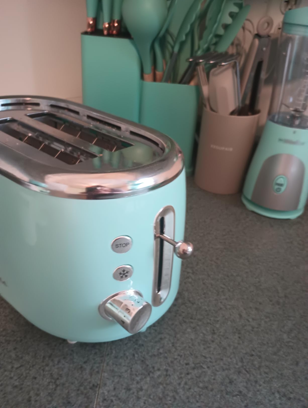 Mueller HOME Retro Toaster 2 Slice, 7 Browning Levels, 3 Functions (Reheat, Defrost, Cancel), Stainless Steel Features, Removable Crumb Tray, Under Base Cord Storage, Black customer photo 2