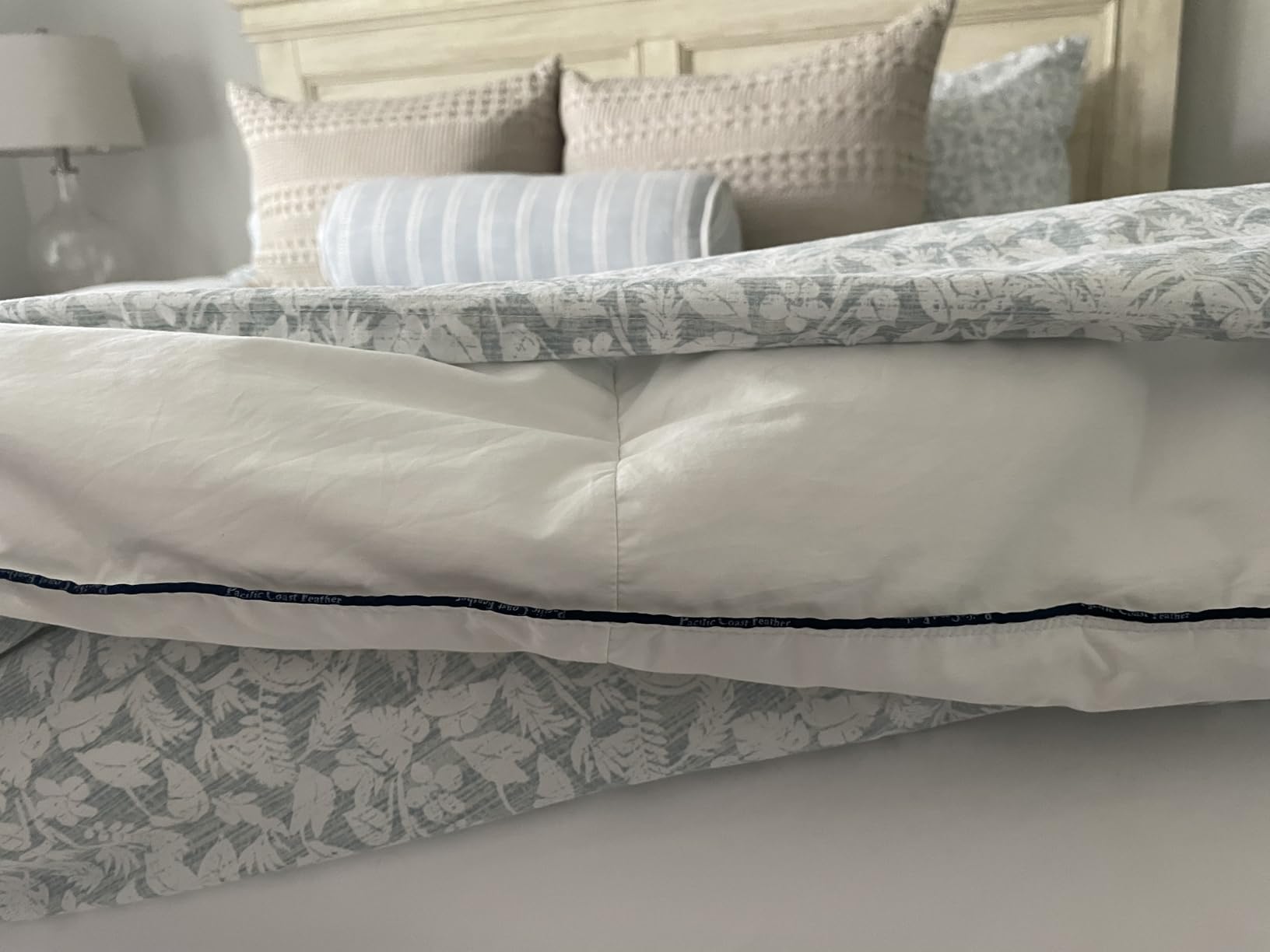 Pacific Coast Goose Feather Down Fiber Comforters Queen Size, Extra Fluffy White Duvet Insert, Ultra-Soft, Breathable, All Season Hotel Luxury Bedding Comforters, 8 Corner & Center Loops (90x90) customer photo 2