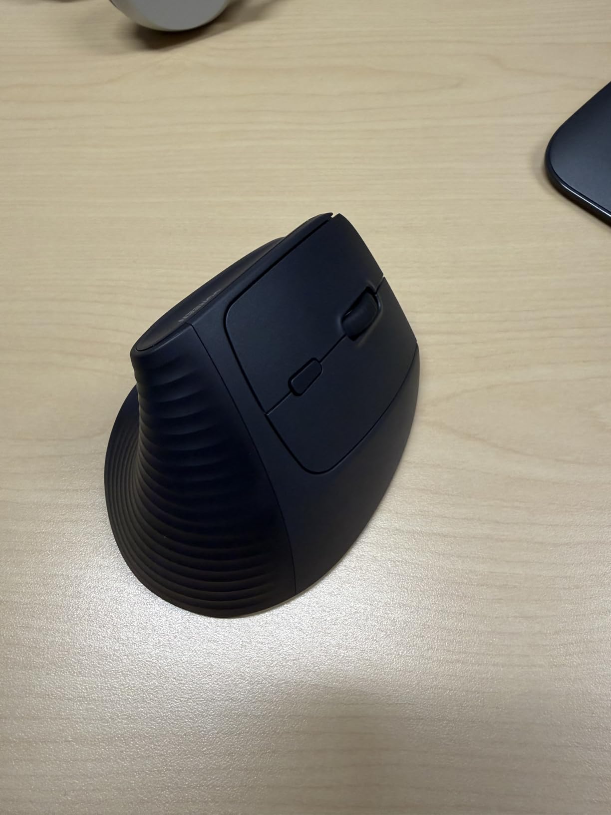 UGREEN Vertical Mouse, Wireless Bluetooth Ergonomic Mouse, Dual-Mode (BT 5.4 & USB 2.4G), Quiet Clicks, 4 Adjustable DPI (1000/1600/2000/4000), Compatible with Windows/Mac/Linux/Android/ChromeOS customer photo 1