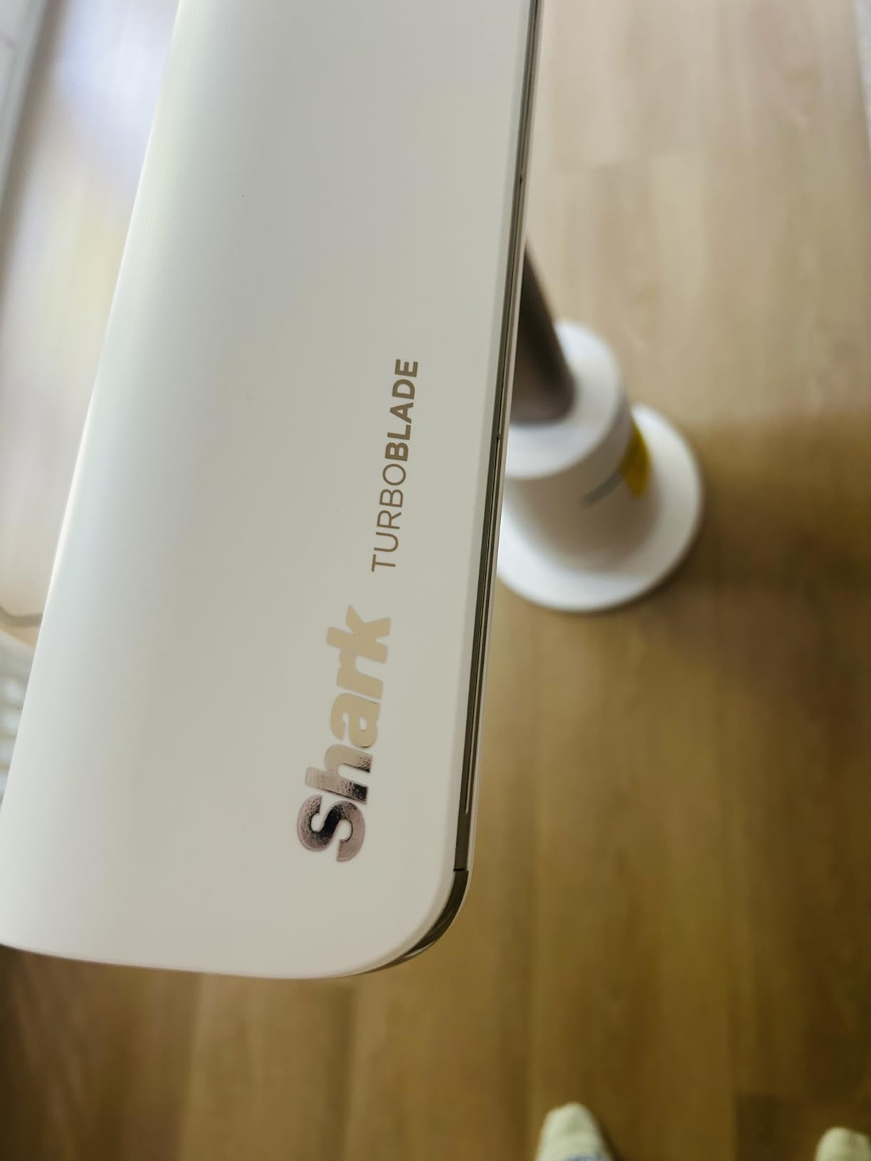 Shark TurboBlade Fan-Ultra-customizable bladeless tower fan, pivots, twists, oscillates 180 degrees, circulates and propels air, 10 noise levels + 10 speeds, easy to clean, charcoal, TF202S customer photo 2