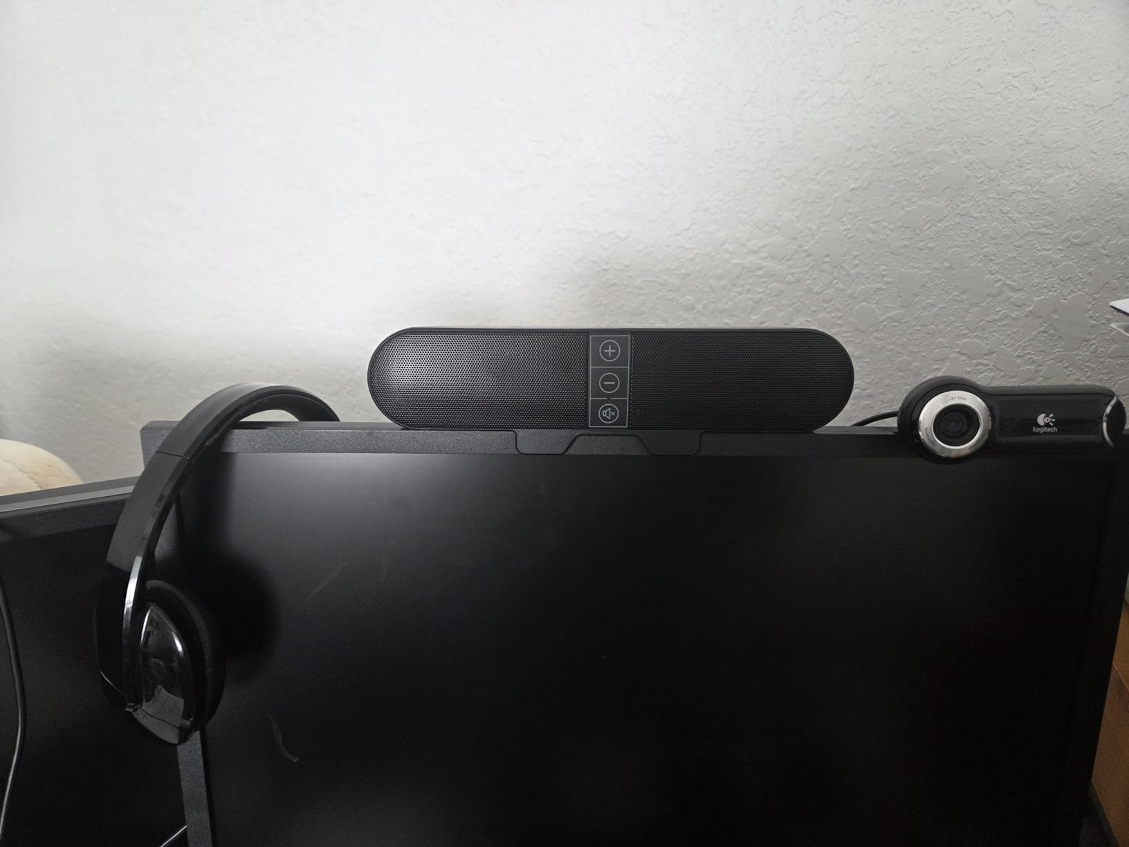 Computer Speakers for Desktop PC Monitor, USB Plug-in, Wired, Computer Soundbar for PC, Laptop Speakers with Adaptive-Channel-Switching, Loud Sound, Deep Bass, USB C Adapter, Easy to Clip on Monitor customer photo 2
