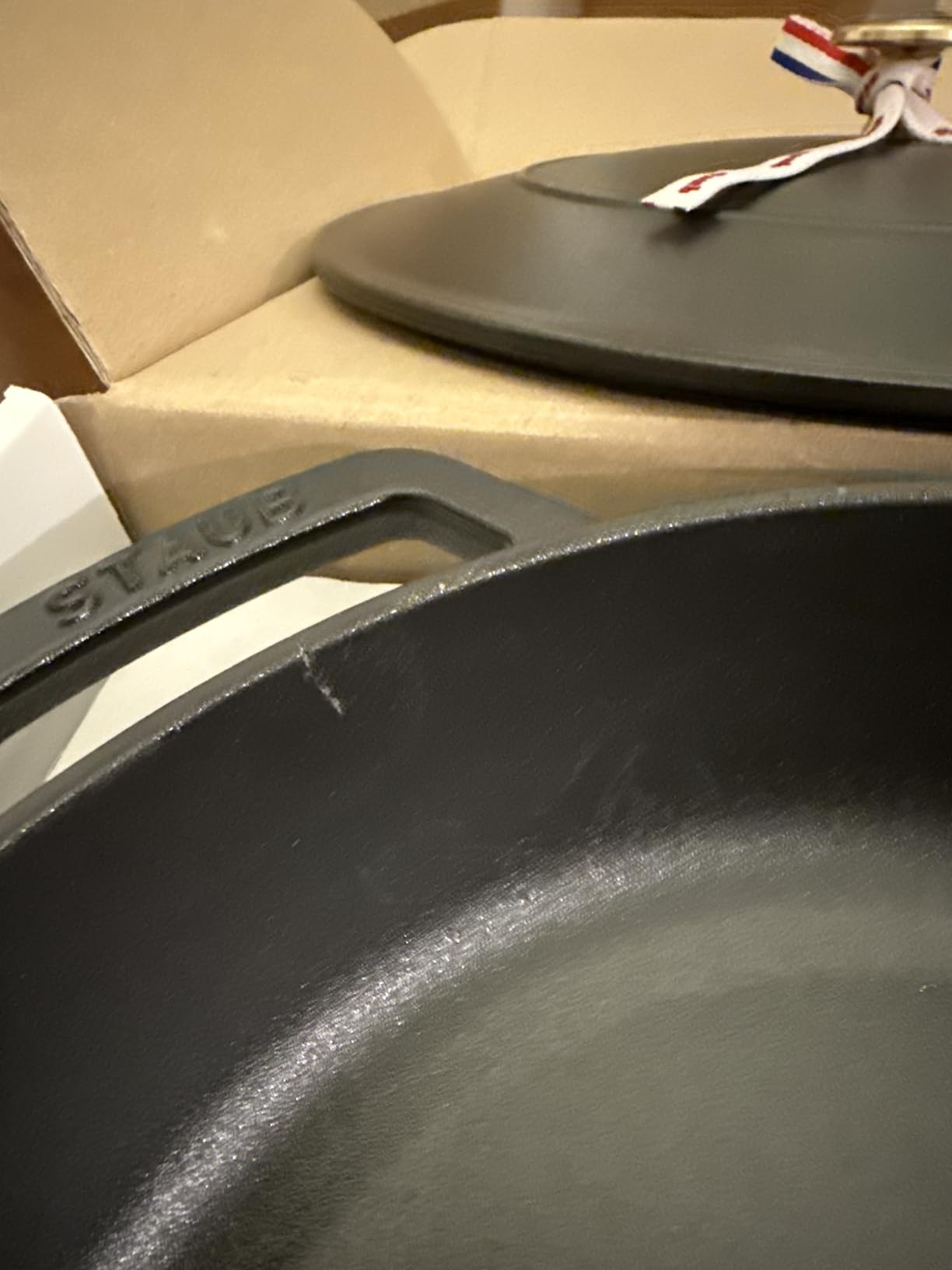 Staub Cast Iron Essential French Oven, Dutch Oven, 5-quart, serves 5-6, Made in France - White customer photo 1