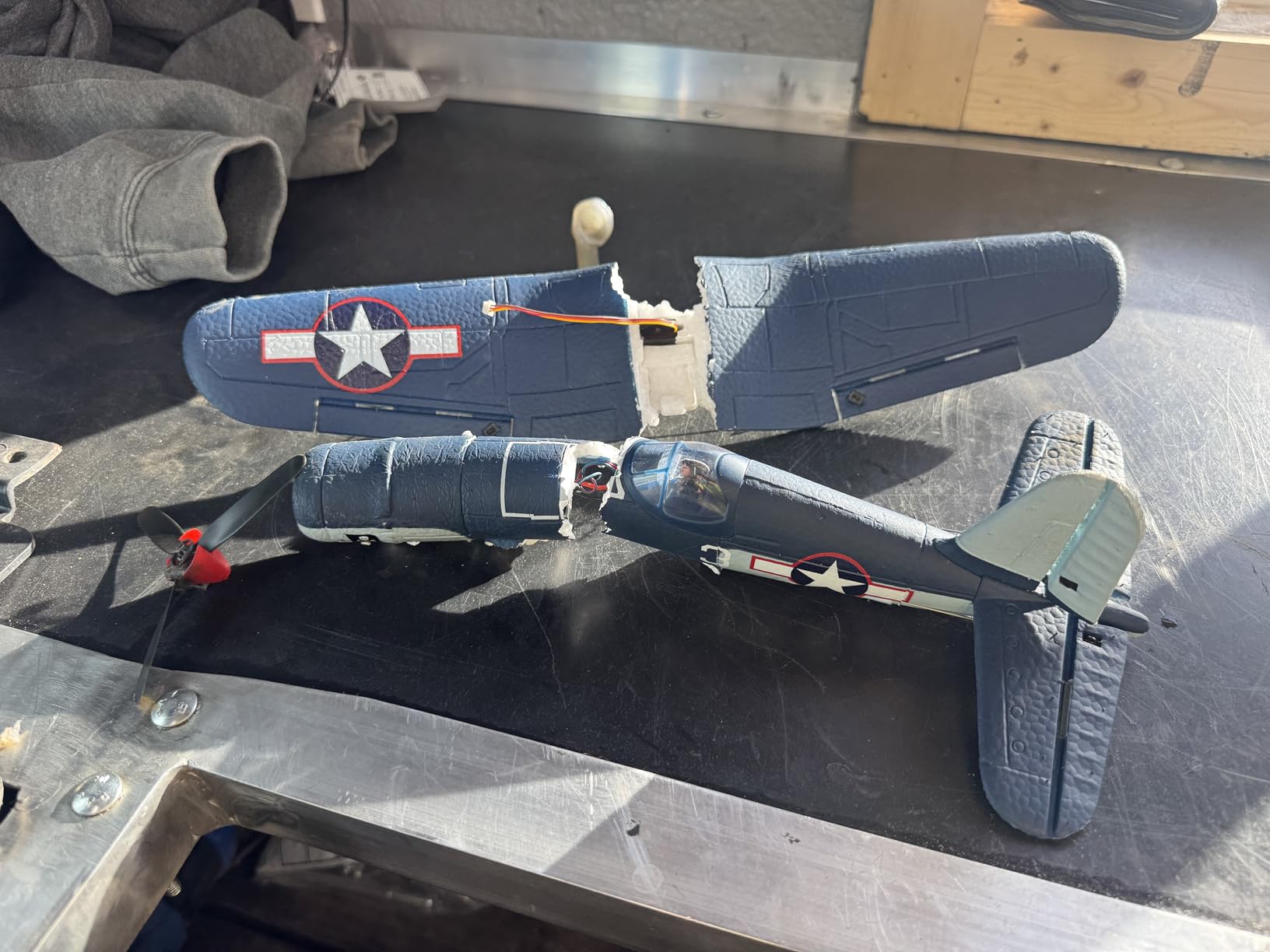 LEAMBE Brushless 4 Channel RC Plane F4U Corsair 500mm Remote Control Airplane Fighter RTF with 6-Axis Gyro, 3 Modes & Aerobatics for Beginners & Adults customer photo 1