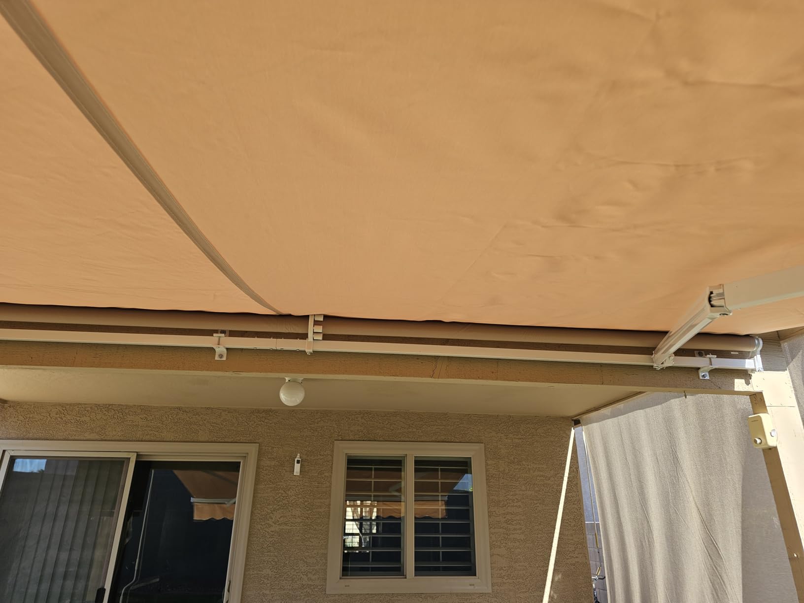 VEVOR Manual Retractable Awning, 12 x 10 ft Outdoor Patio Awning Retractable Sun Shade, Patio Door Window Water-Resistant Polyester Awning Sunshade Shelter with Crank Handle for Balcony, Backyard customer photo 2