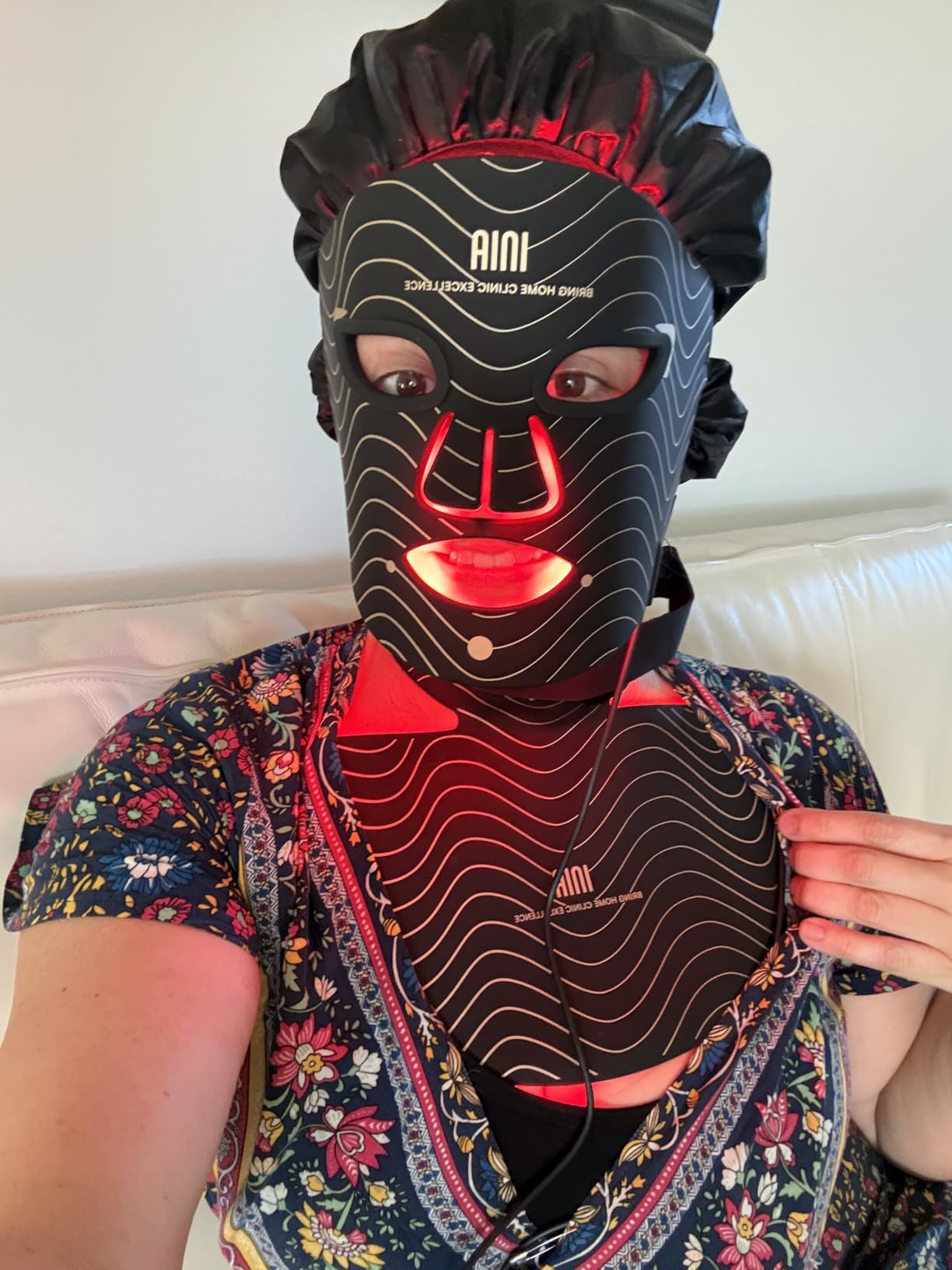 Red Light Therapy Mask for Face & Neck - 4 Light Modes with 850nm NIR, Red, Yellow & Blue LED Light Therapy, 2600mAh Rechargeable LED Face Mask customer photo 2