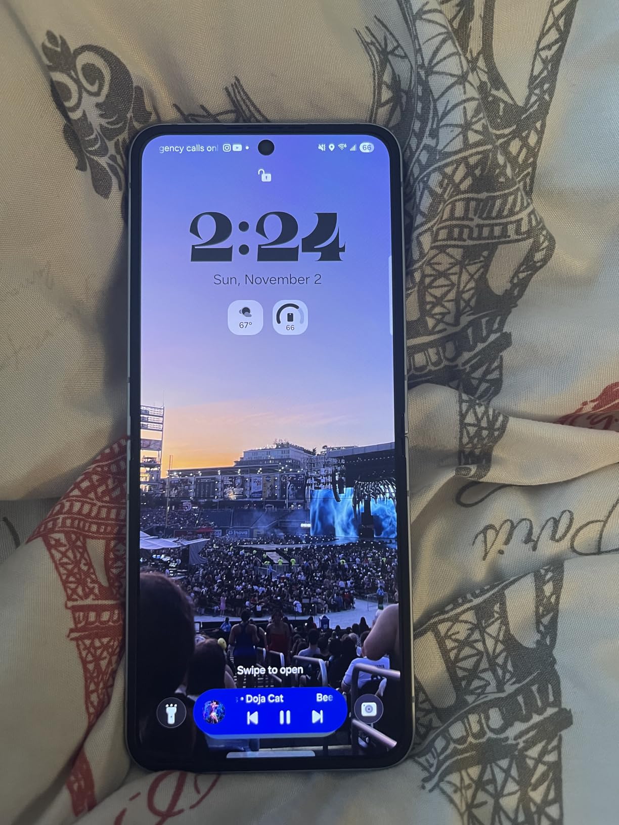 Samsung Galaxy Z Flip 6, 256GB, Blue - Unlocked (Renewed) customer photo 1