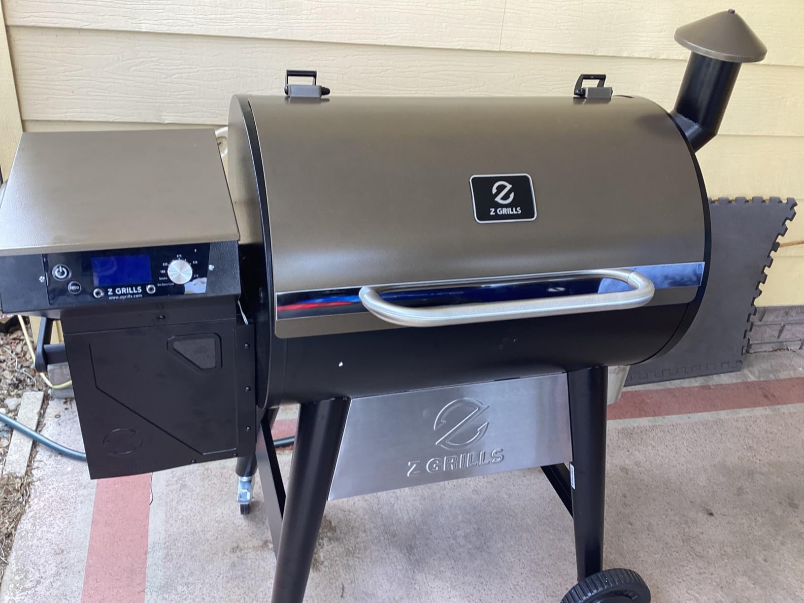Z GRILLS 8-in-1 Outdoor BBQ Grill with PID 3.0 Controller, Wood Pellet Smoker, Auto Temperature Control, Huge Storage Cabinet Side Shelf with Tool Hooks, 572 sq in Cooking Area for Camping Party customer photo 1