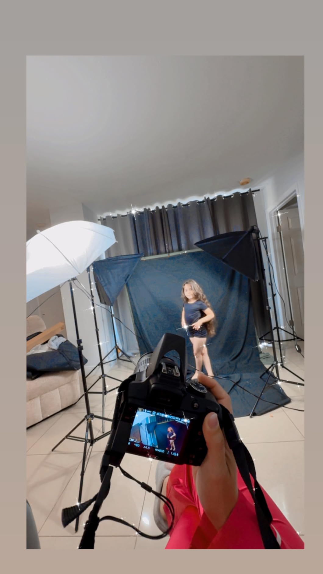 EMART 8.5 x 10 ft Backdrop Support System, Professional Photography Lighting Kit with 10*12ft Backdrop*3, 5500K 50W LED, Reflector, Umbrellas&Softbox Lighting Kit for Studio, Portrait, Video Shooting customer photo 1