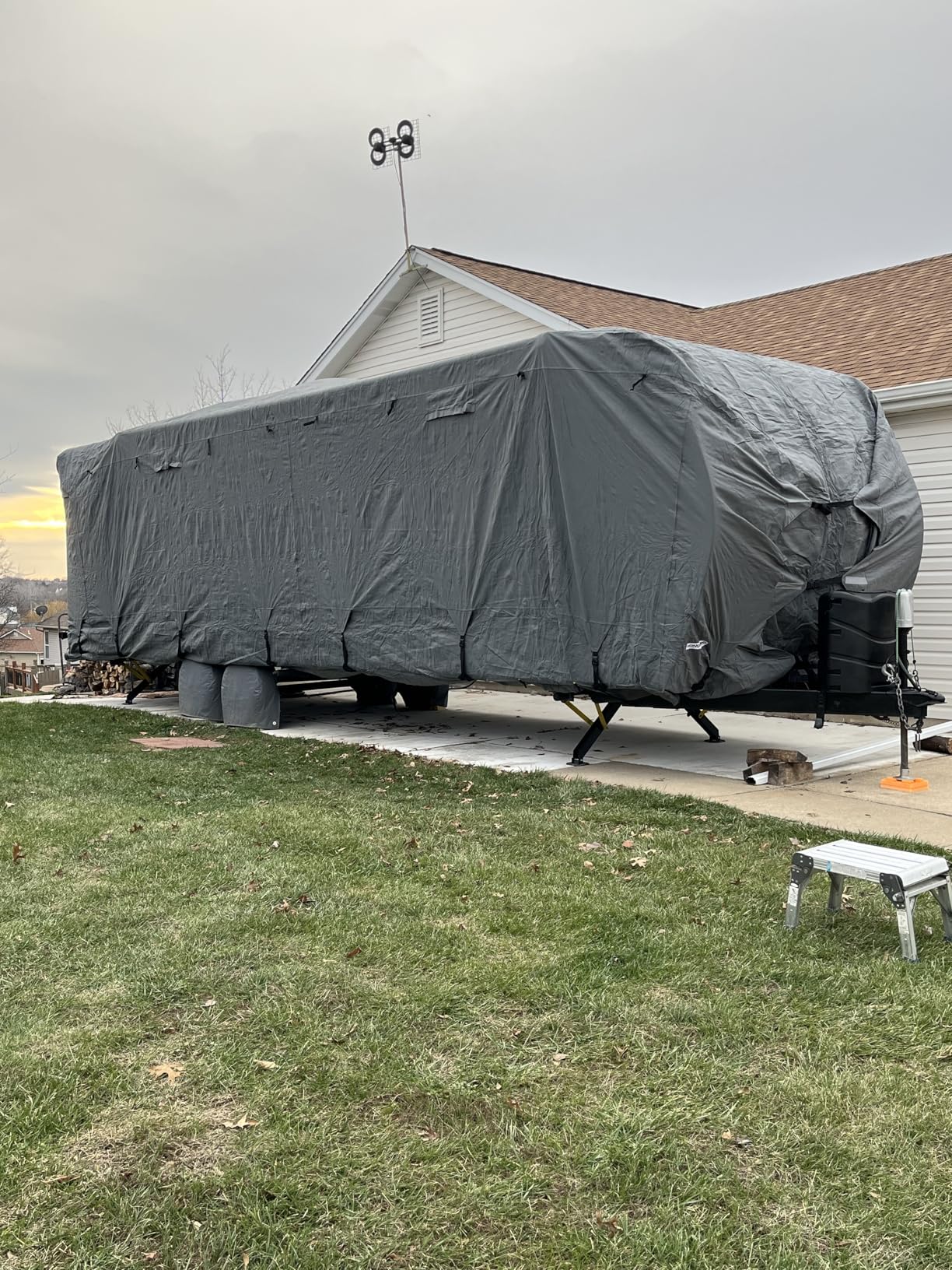 KING BIRD RV Cover, Heavy Duty Snow Protection, Fits 30-33ft Travel Trailers Campers, with Adhesive Repair Patches,Windproof Straps&Tire Covers customer photo 2